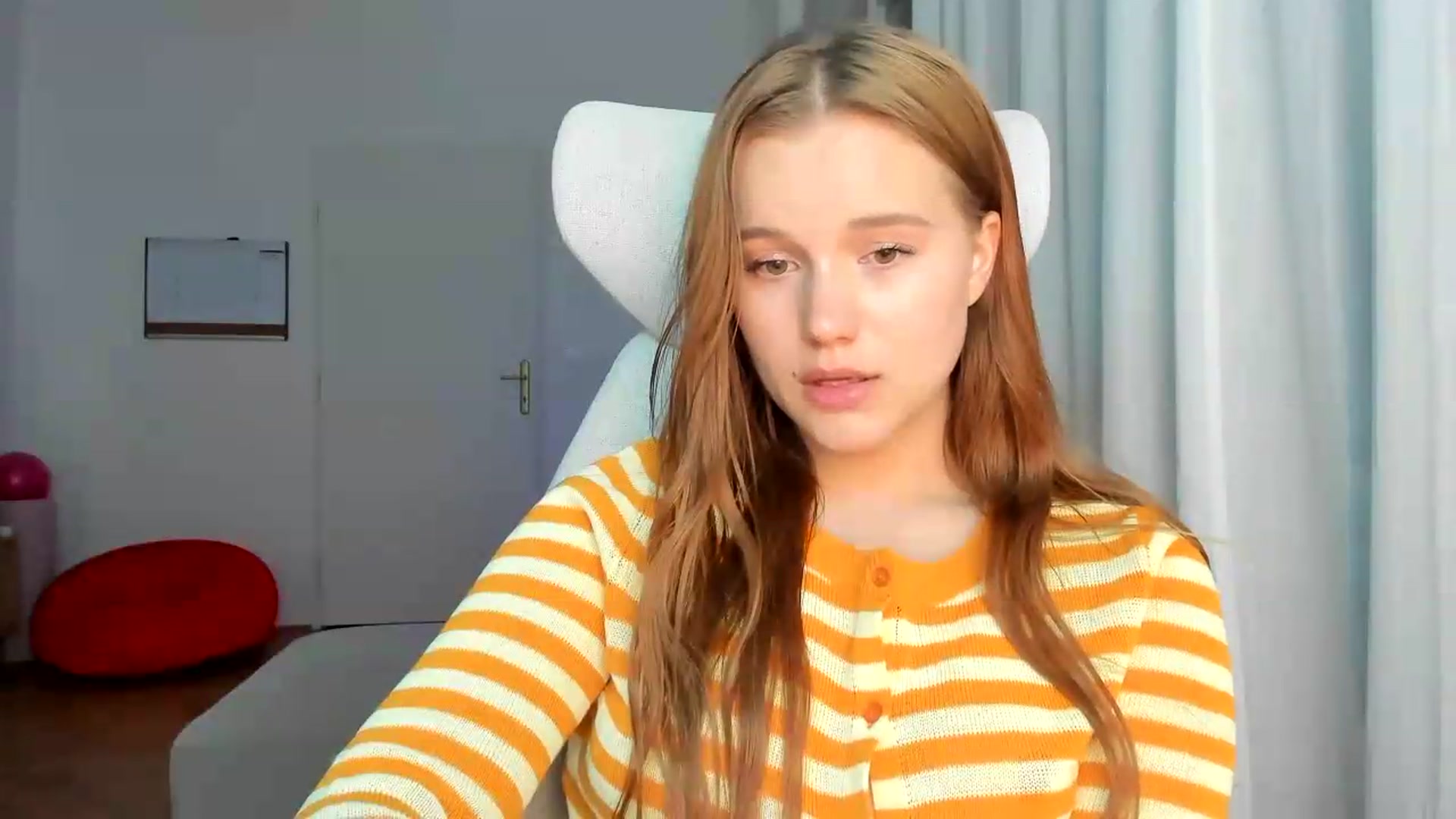 Gallery image thumbnail from Lia_lisia's myfreecams stream on, 05/17/2026, 20:39 image 4 of 20