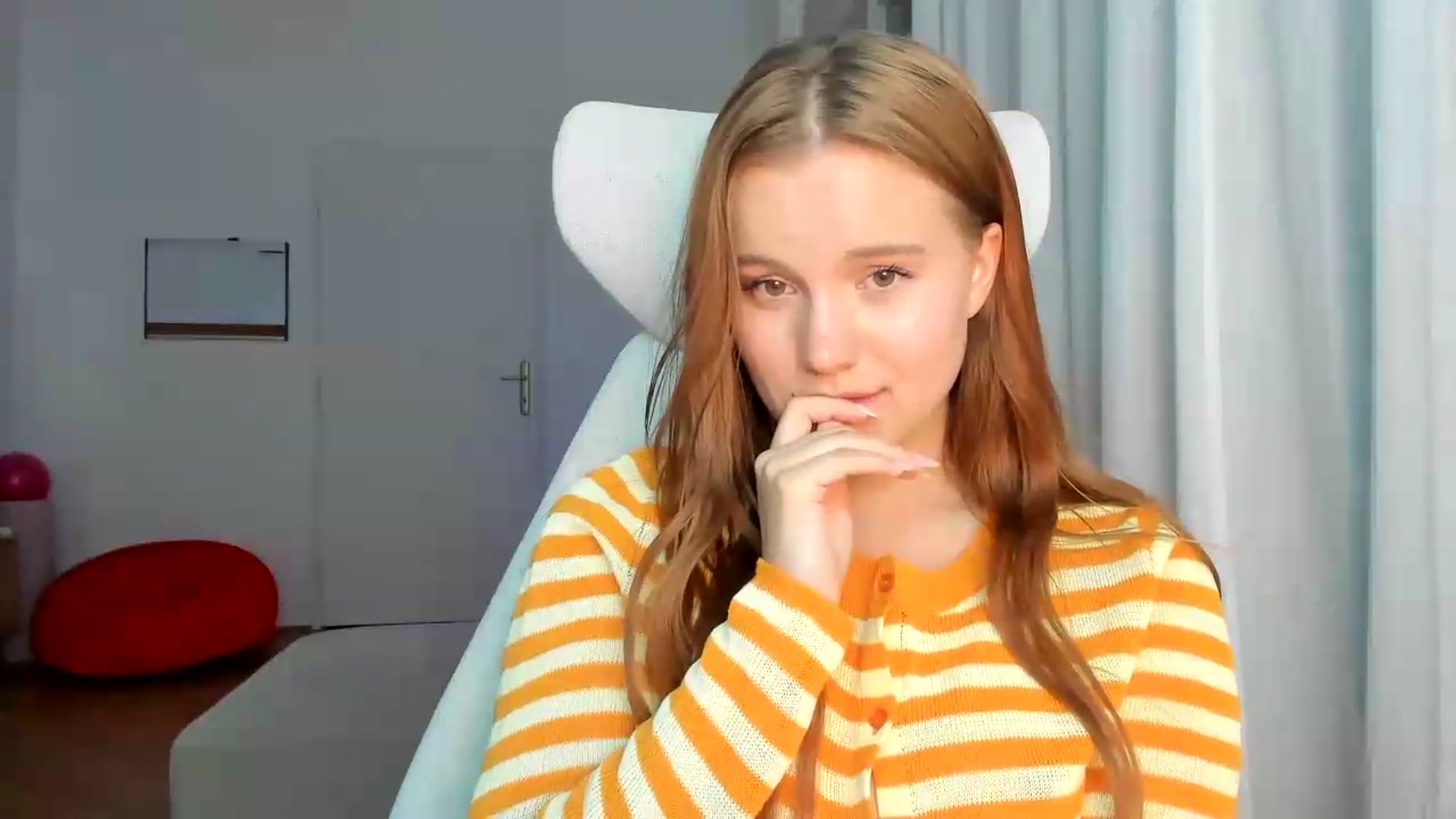 Gallery image thumbnail from Lia_lisia's myfreecams stream on, 05/17/2026, 20:39 image 6 of 20