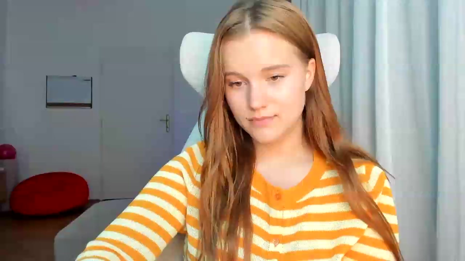 Gallery image thumbnail from Lia_lisia's myfreecams stream on, 05/17/2026, 20:39 image 1 of 20