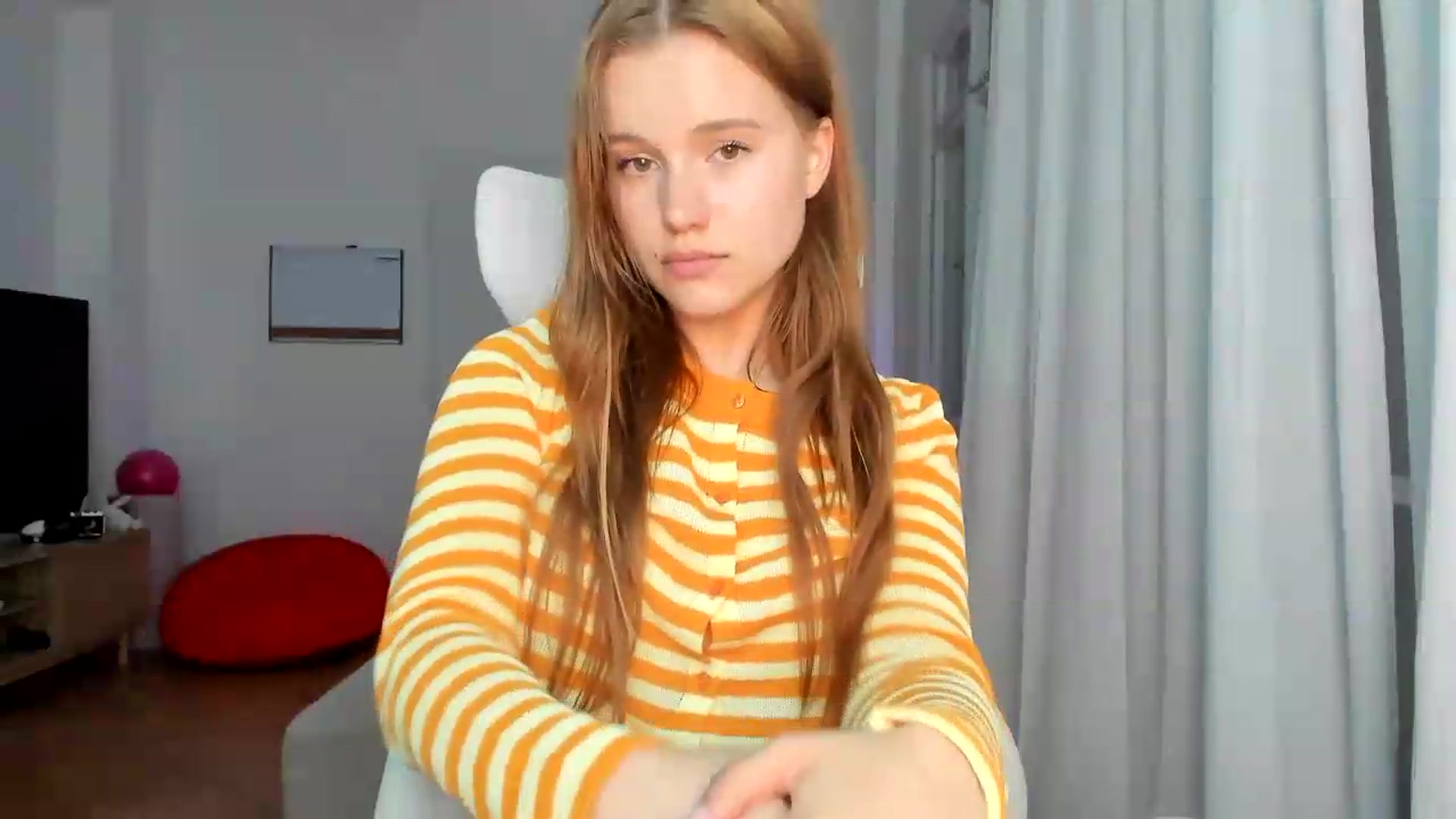 Gallery image thumbnail from Lia_lisia's myfreecams stream on, 05/17/2026, 22:20 image 15 of 20
