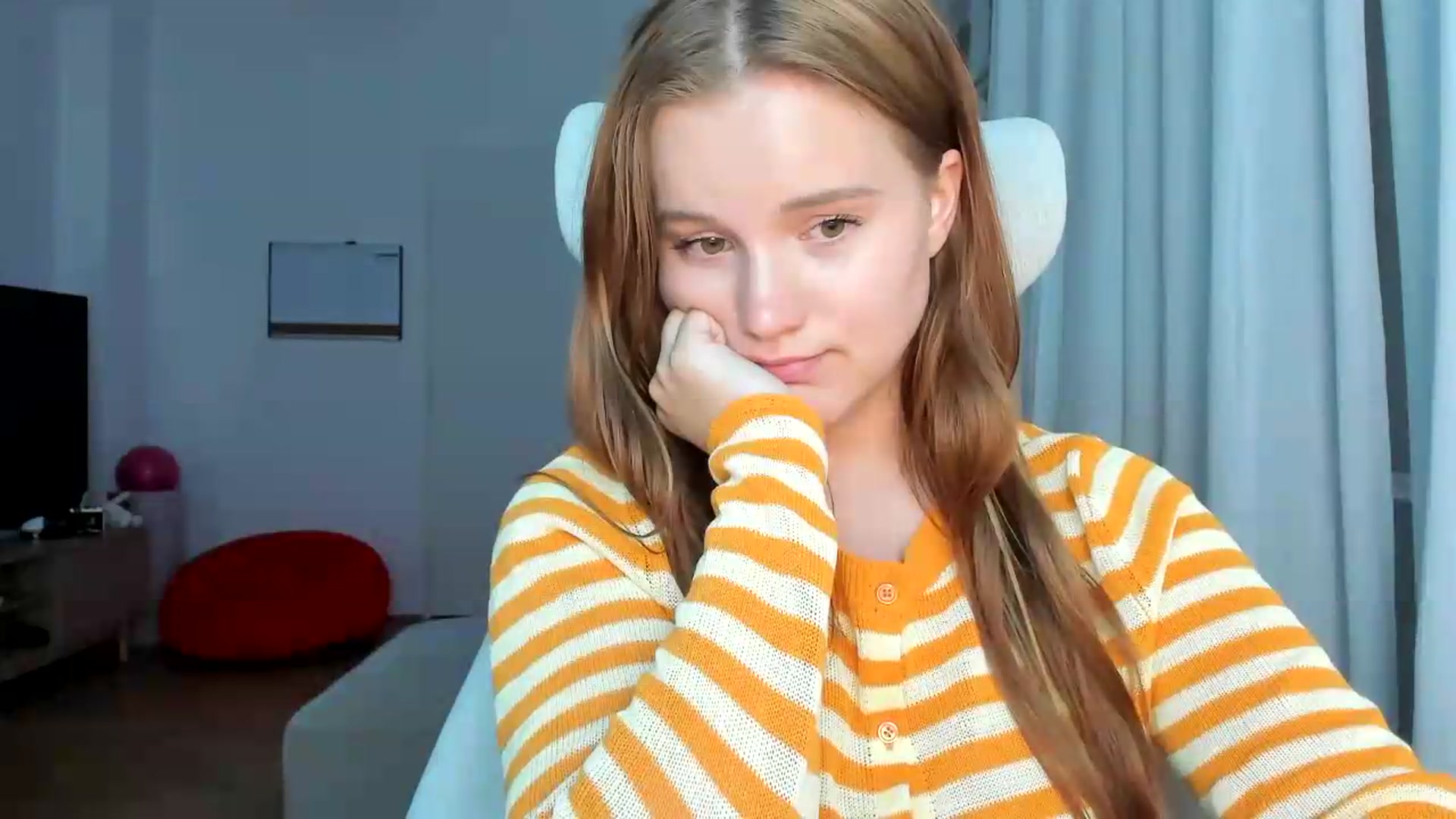 Gallery image thumbnail from Lia_lisia's myfreecams stream on, 05/17/2026, 22:20 image 8 of 20