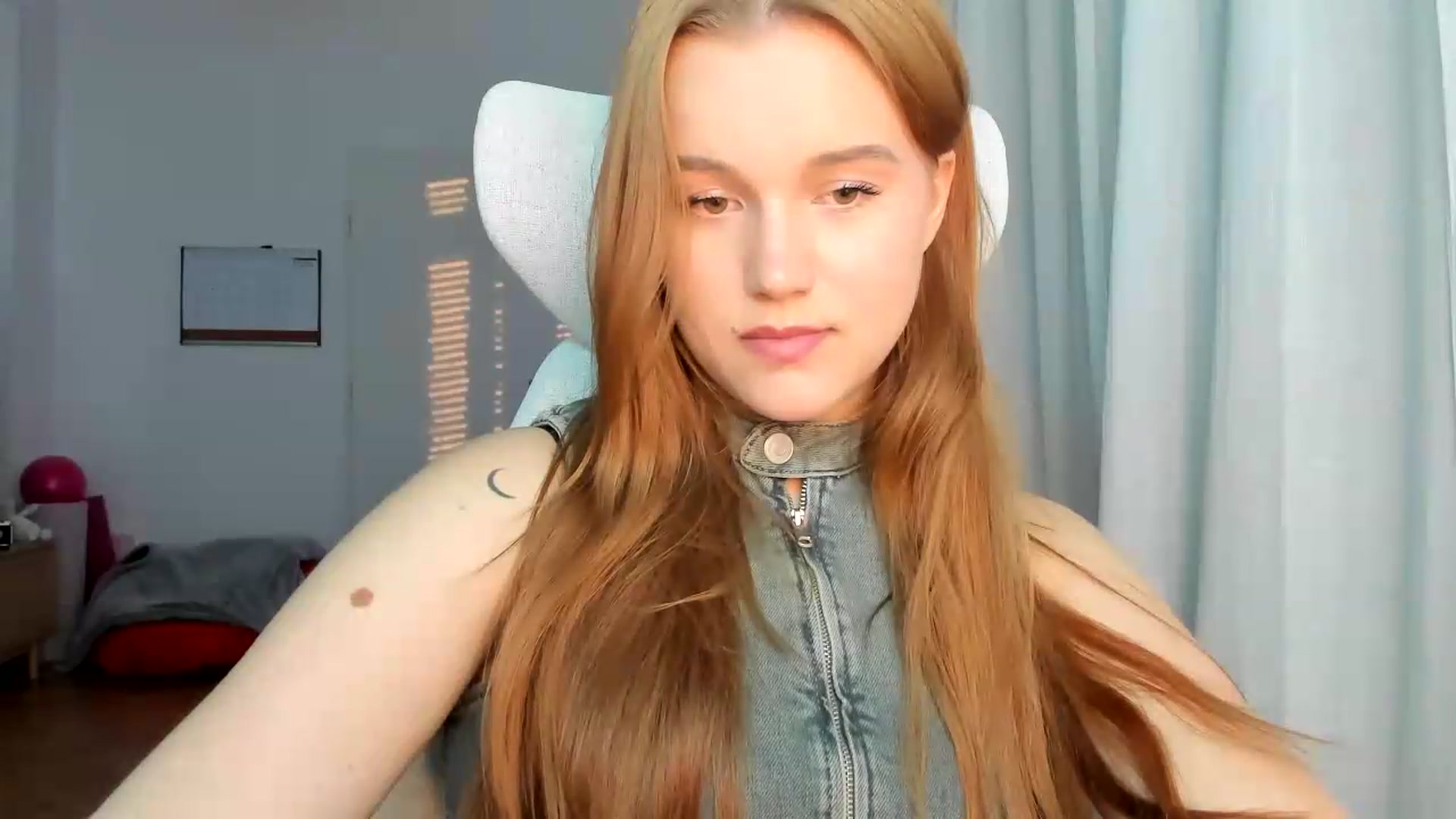 Gallery image thumbnail from Lia_lisia's myfreecams stream on, 05/18/2026, 18:13 image 10 of 20
