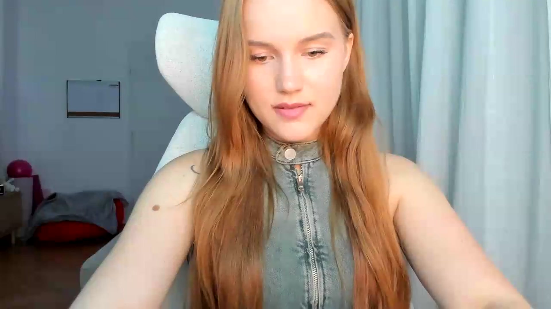 Gallery image thumbnail from Lia_lisia's myfreecams stream on, 05/18/2026, 18:13 image 15 of 20