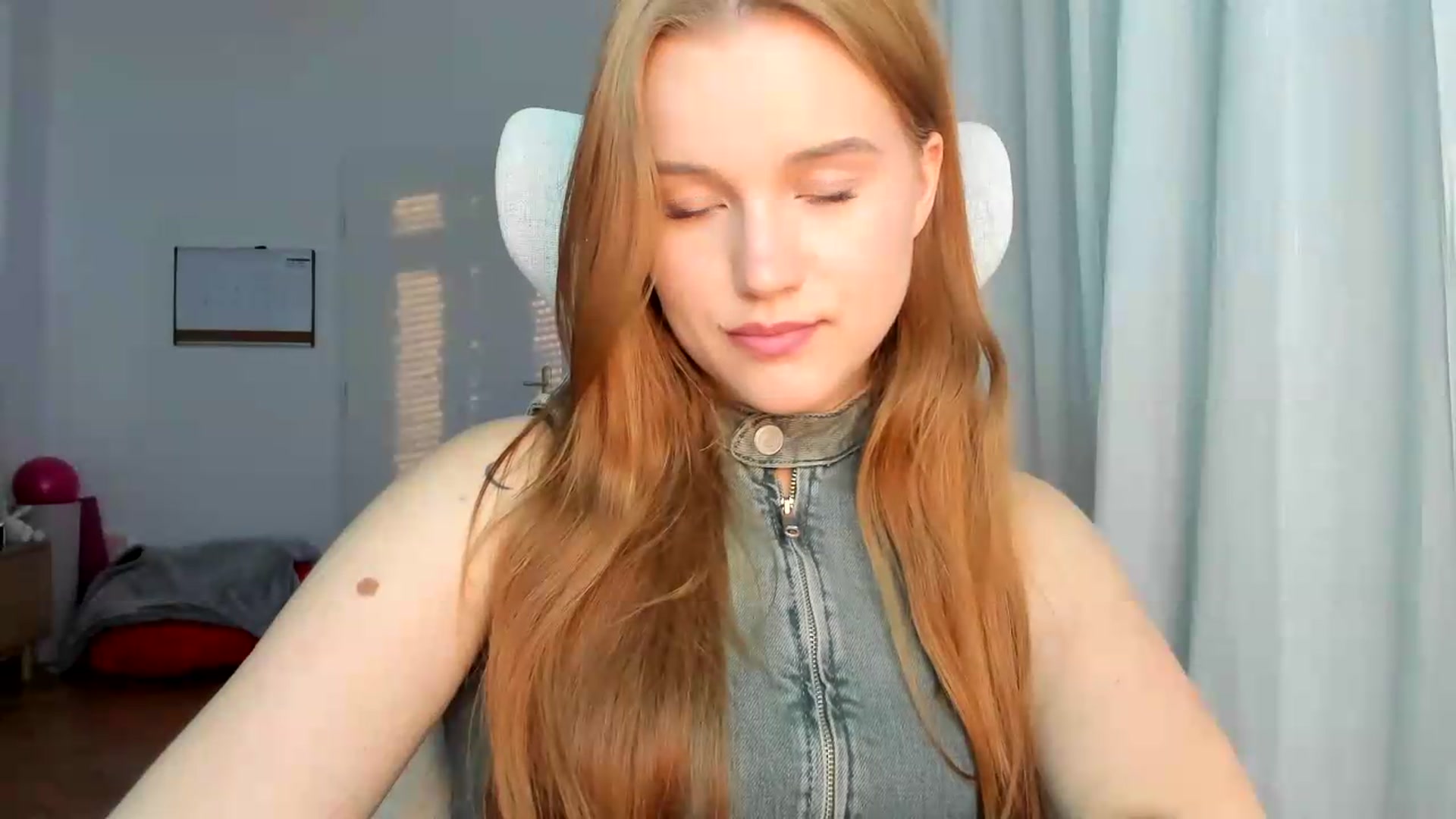 Gallery image thumbnail from Lia_lisia's myfreecams stream on, 05/18/2026, 18:13 image 7 of 20