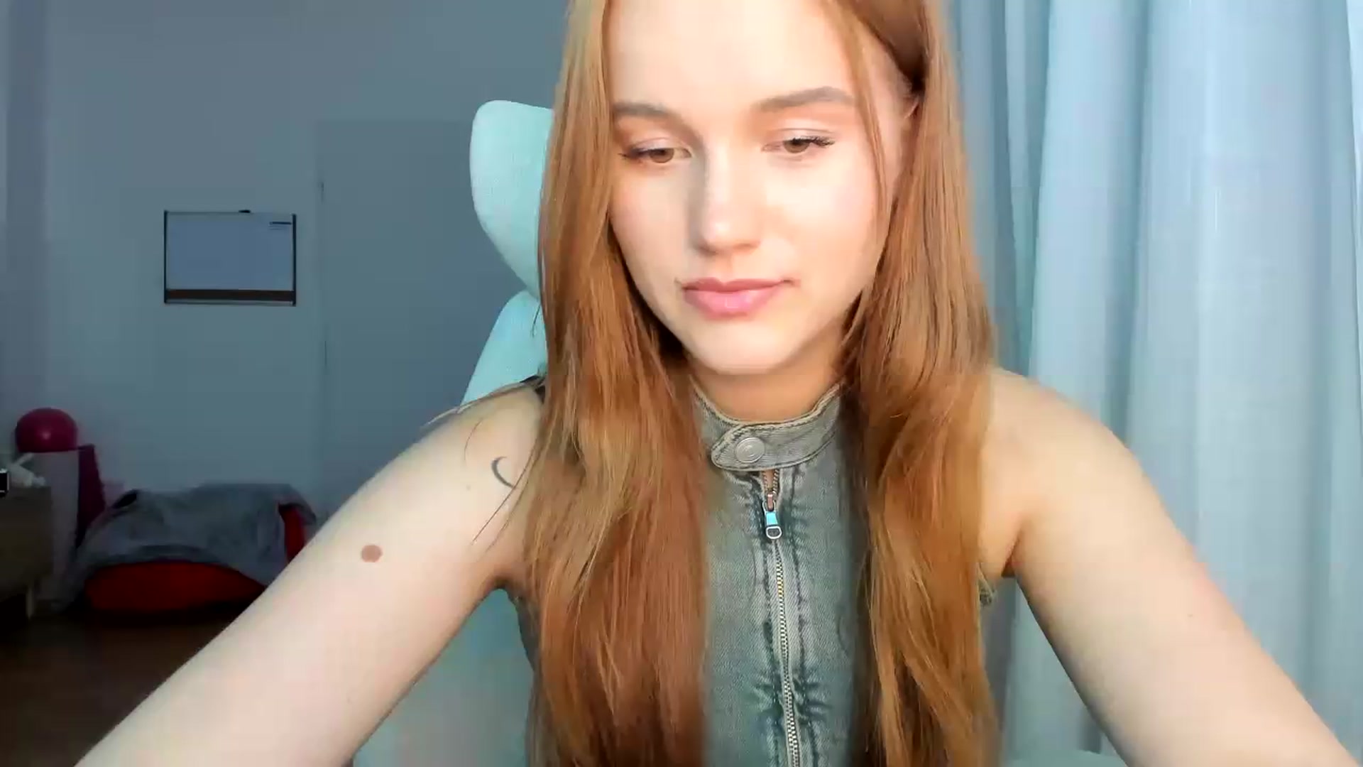 Gallery image thumbnail from Lia_lisia's myfreecams stream on, 05/18/2026, 18:13 image 20 of 20