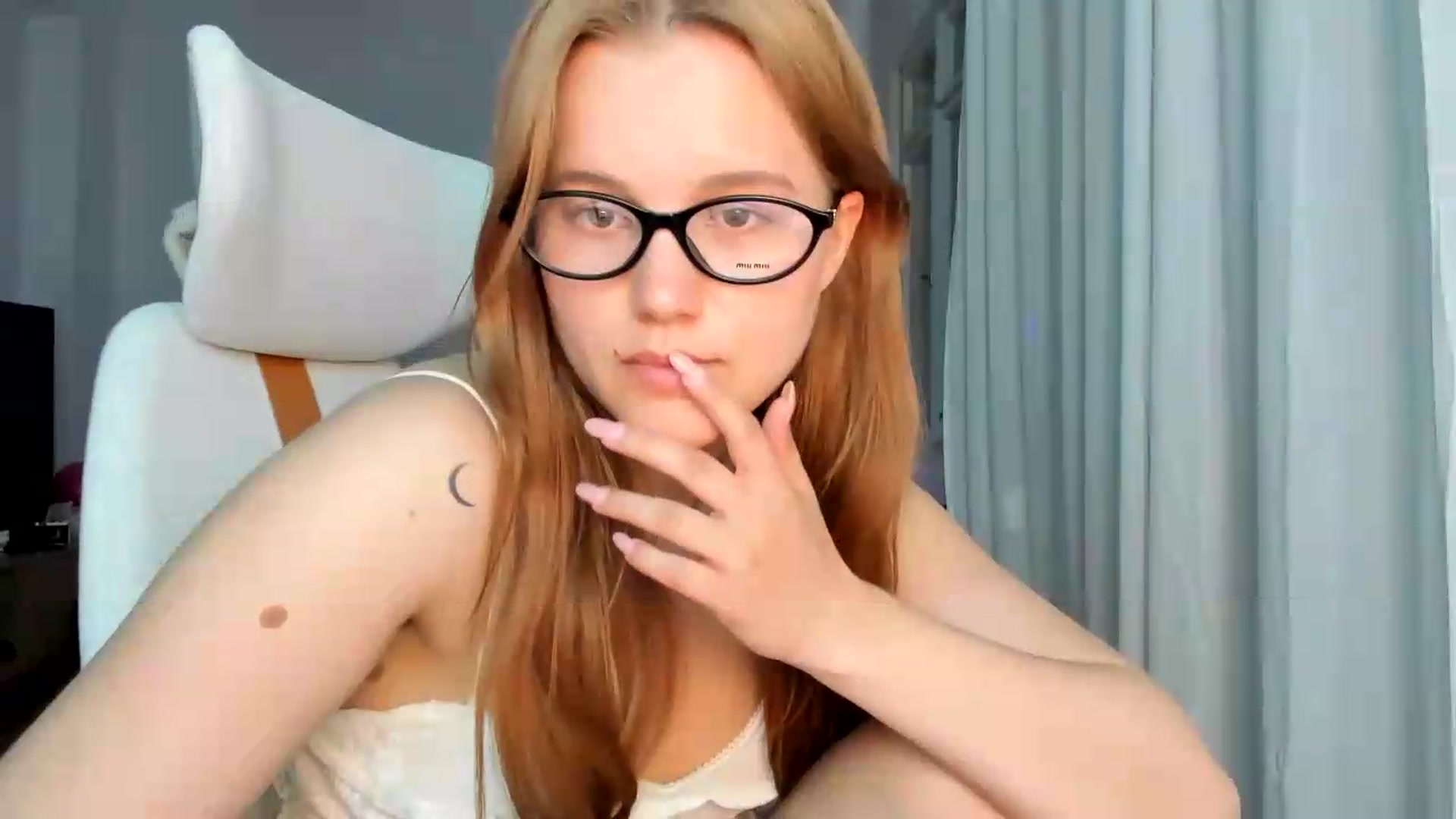 Gallery image thumbnail from Lia_lisia's myfreecams stream on, 05/20/2026, 20:47 image 19 of 20