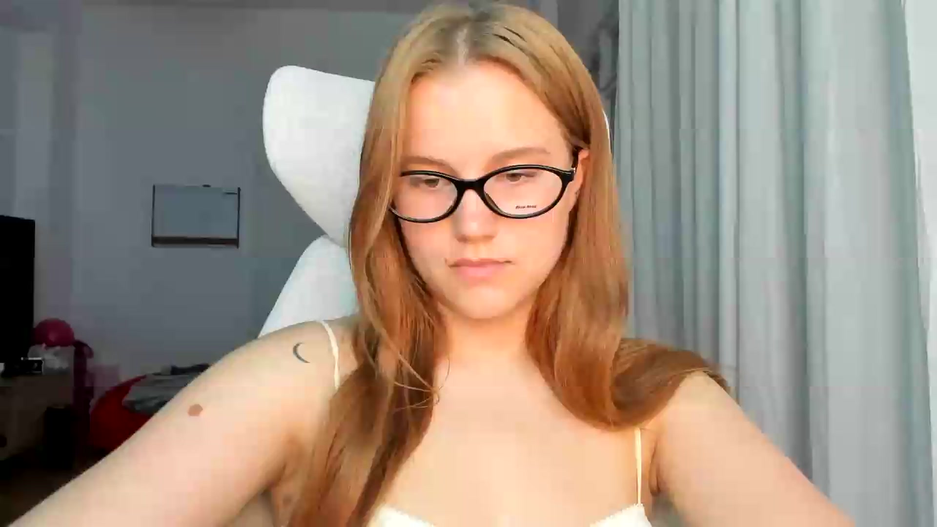 Gallery image thumbnail from Lia_lisia's myfreecams stream on, 05/20/2026, 20:47 image 1 of 20
