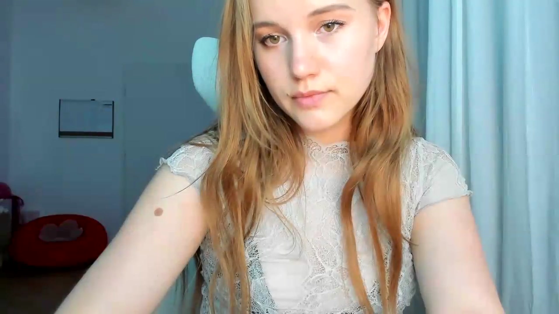 Gallery image thumbnail from Lia_lisia's myfreecams stream on, 05/23/2026, 19:06 image 16 of 20