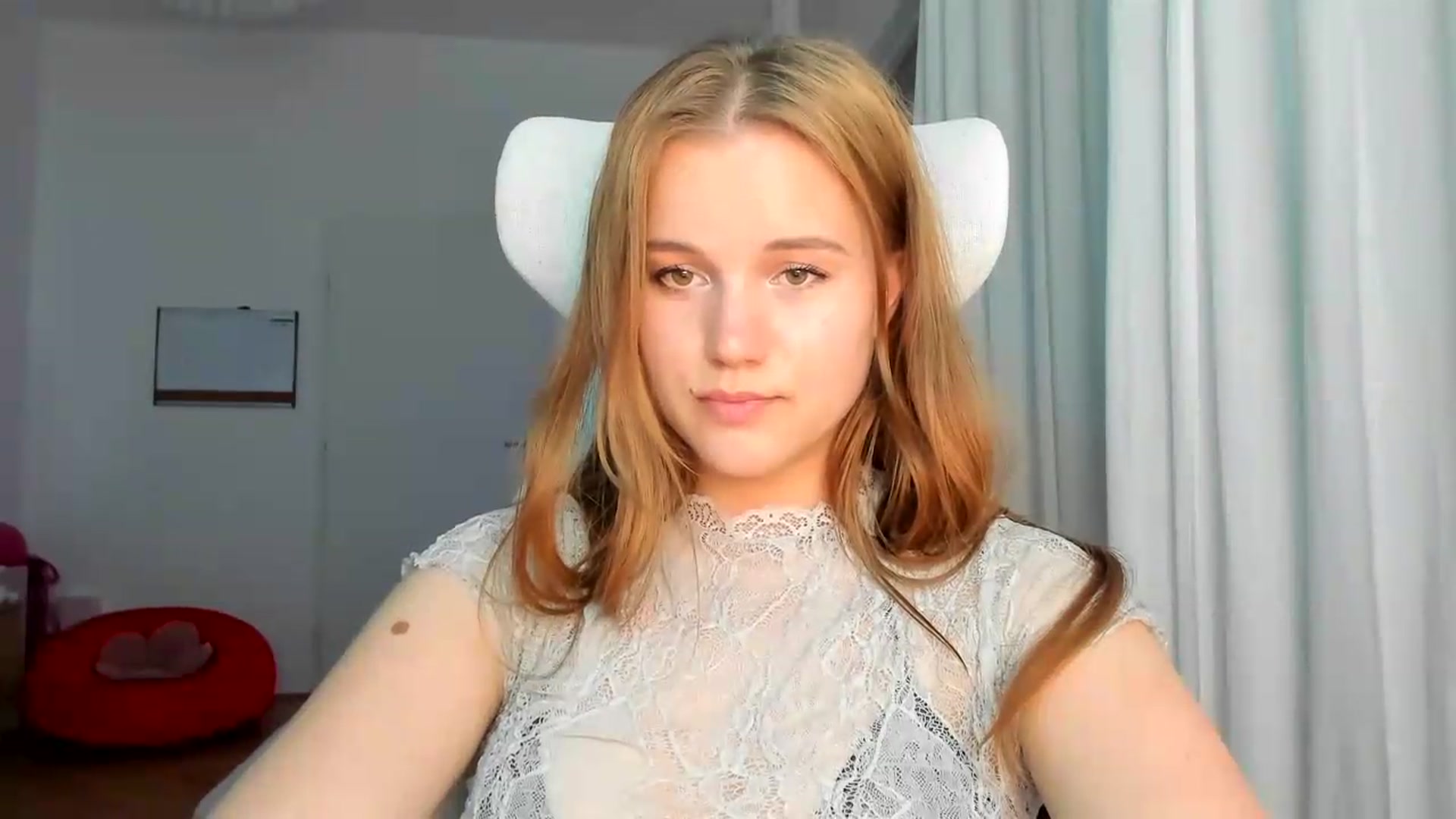 Gallery image thumbnail from Lia_lisia's myfreecams stream on, 05/23/2026, 19:06 image 11 of 20
