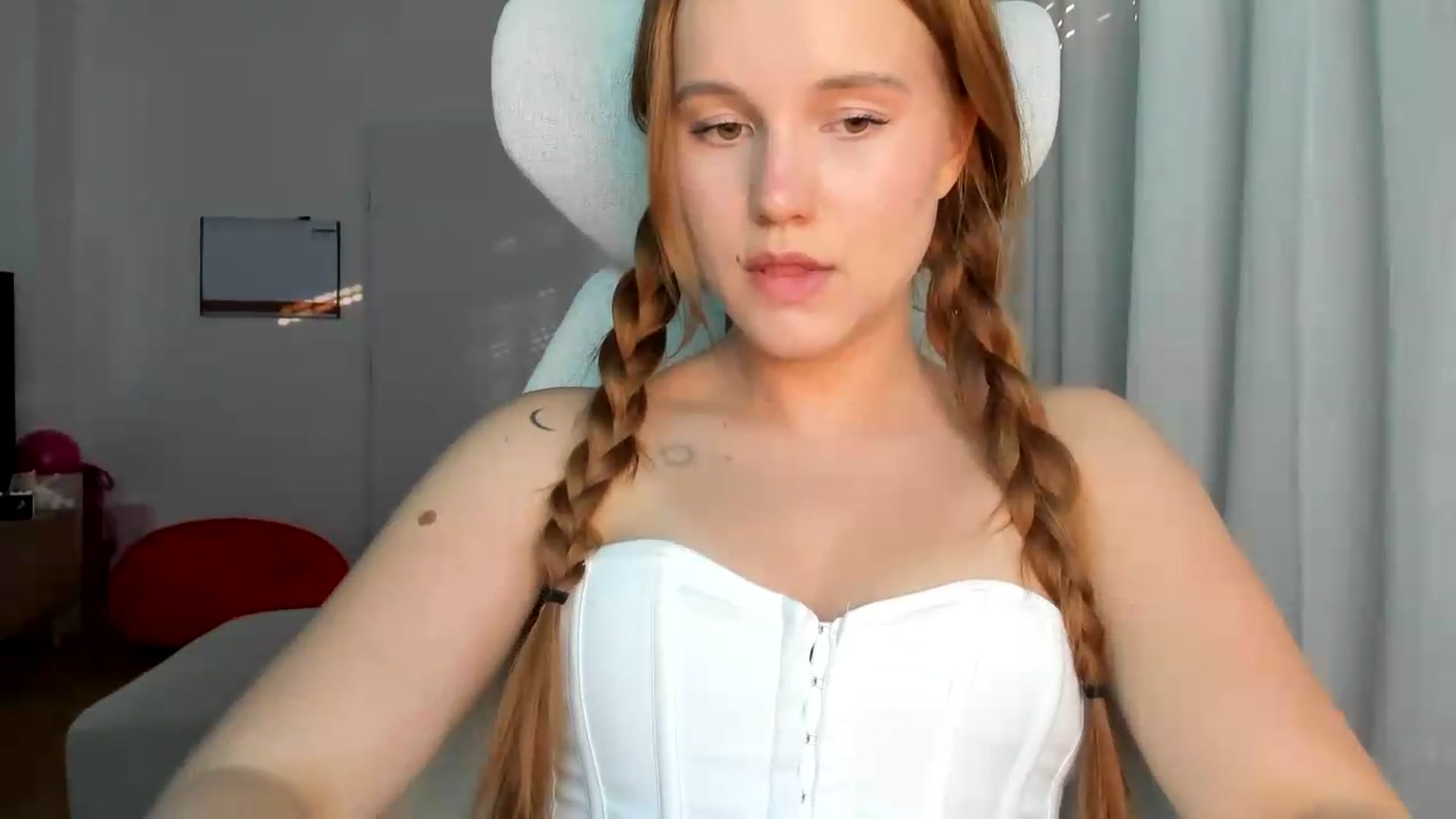 Gallery image thumbnail from Lia_lisia's myfreecams stream on, 05/27/2026, 17:03 image 11 of 20