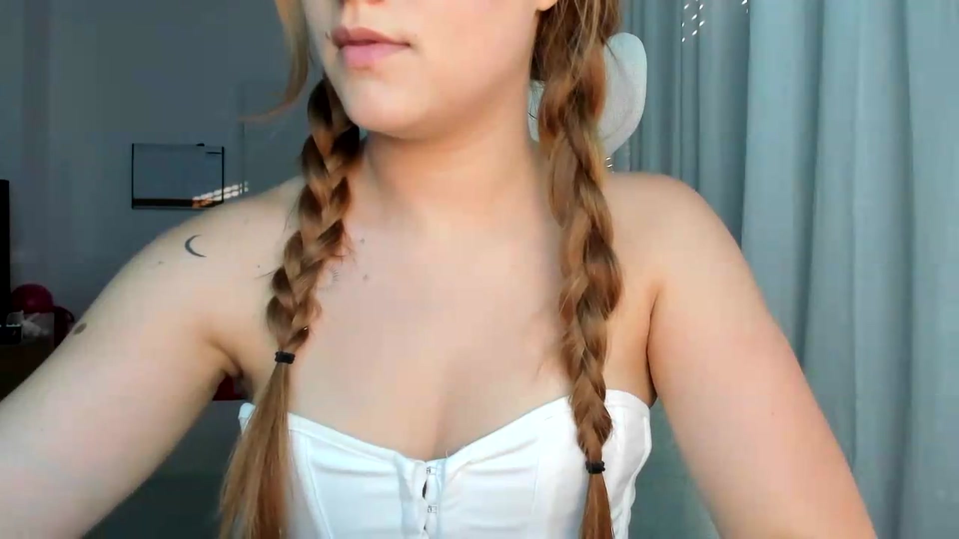 Gallery image thumbnail from Lia_lisia's myfreecams stream on, 05/27/2026, 17:03 image 14 of 20