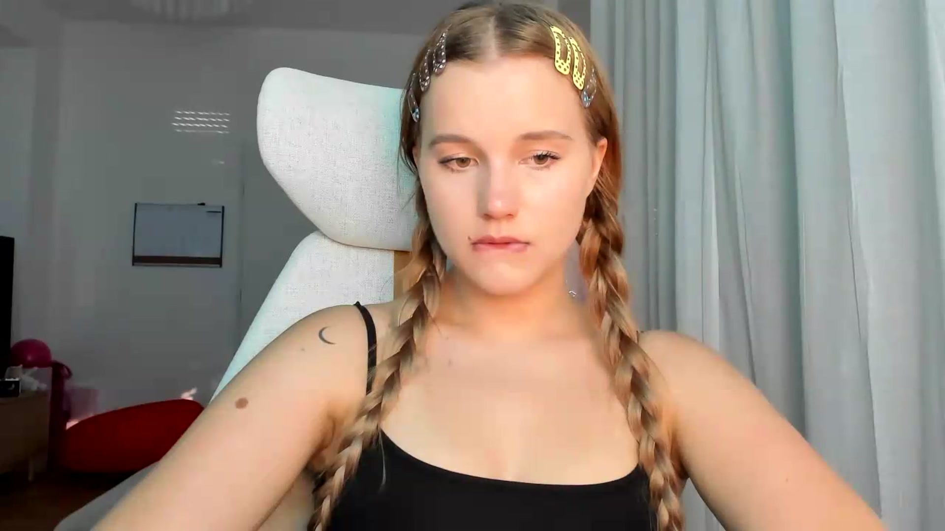 Gallery image thumbnail from Lia_lisia's myfreecams stream on, 05/29/2026, 16:07 image 19 of 20