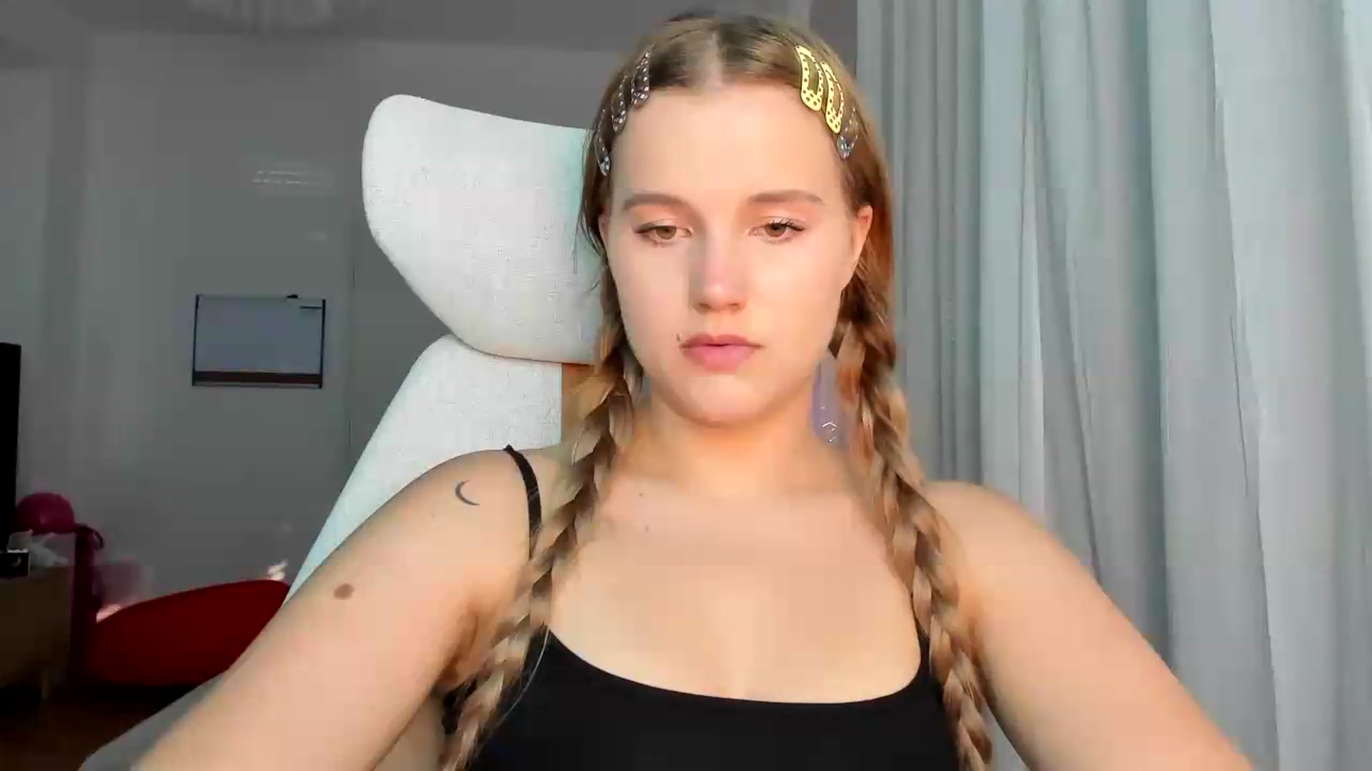 Gallery image thumbnail from Lia_lisia's myfreecams stream on, 05/29/2026, 16:07 image 20 of 20