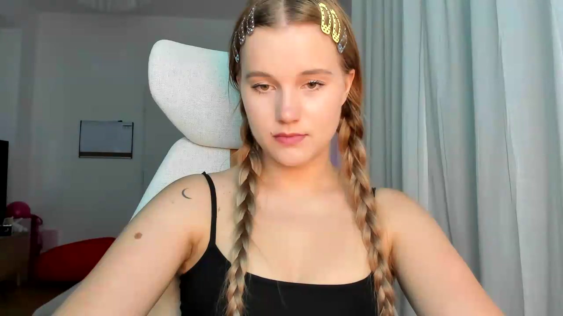 Gallery image thumbnail from Lia_lisia's myfreecams stream on, 05/29/2026, 16:07 image 2 of 20