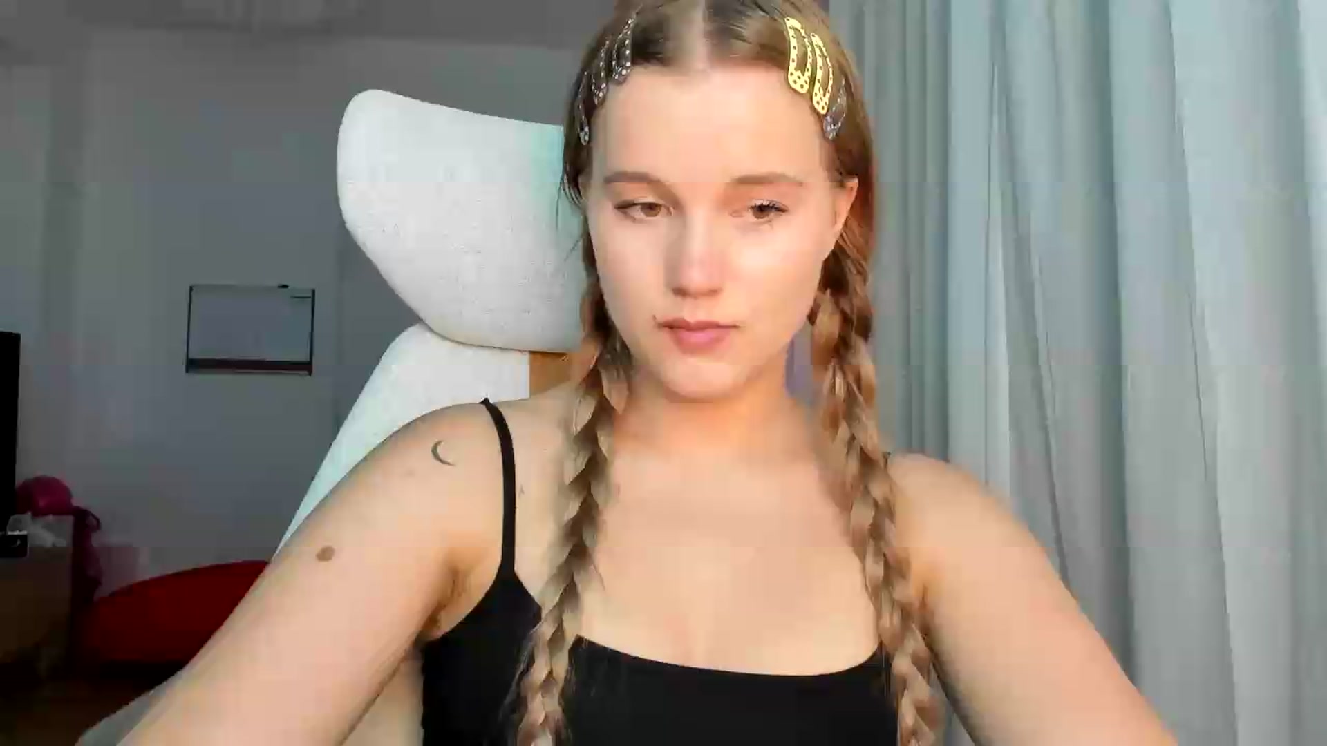 Gallery image thumbnail from Lia_lisia's myfreecams stream on, 05/29/2026, 16:07 image 6 of 20