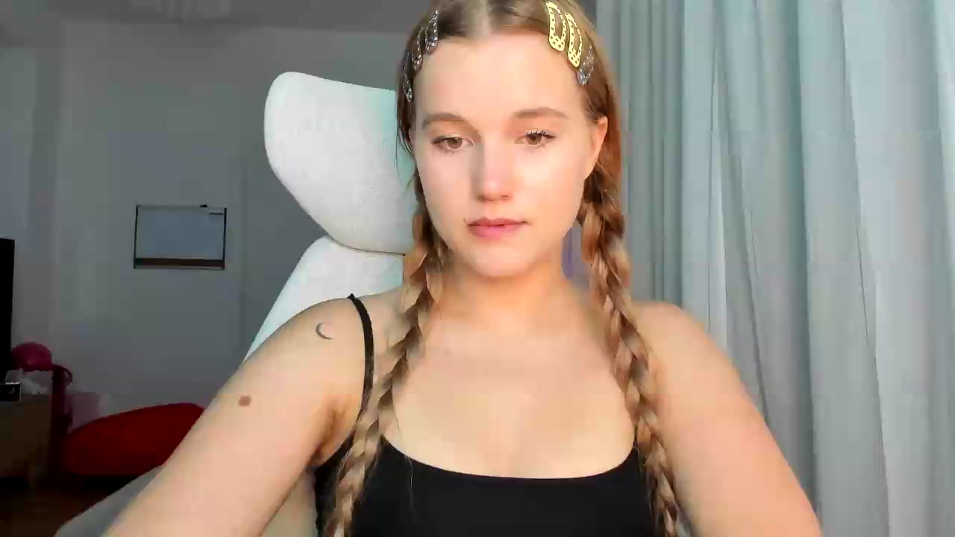 Gallery image thumbnail from Lia_lisia's myfreecams stream on, 05/29/2026, 16:07 image 1 of 20
