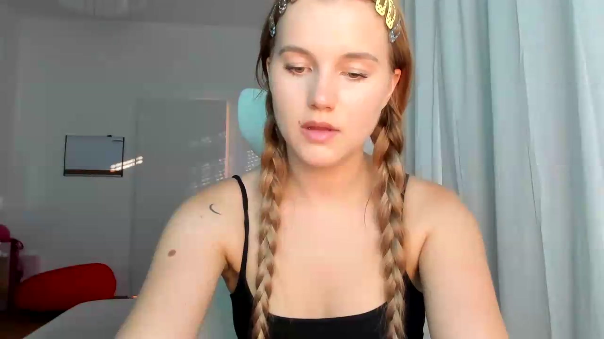 Gallery image thumbnail from Lia_lisia's myfreecams stream on, 05/29/2026, 18:16 image 5 of 20