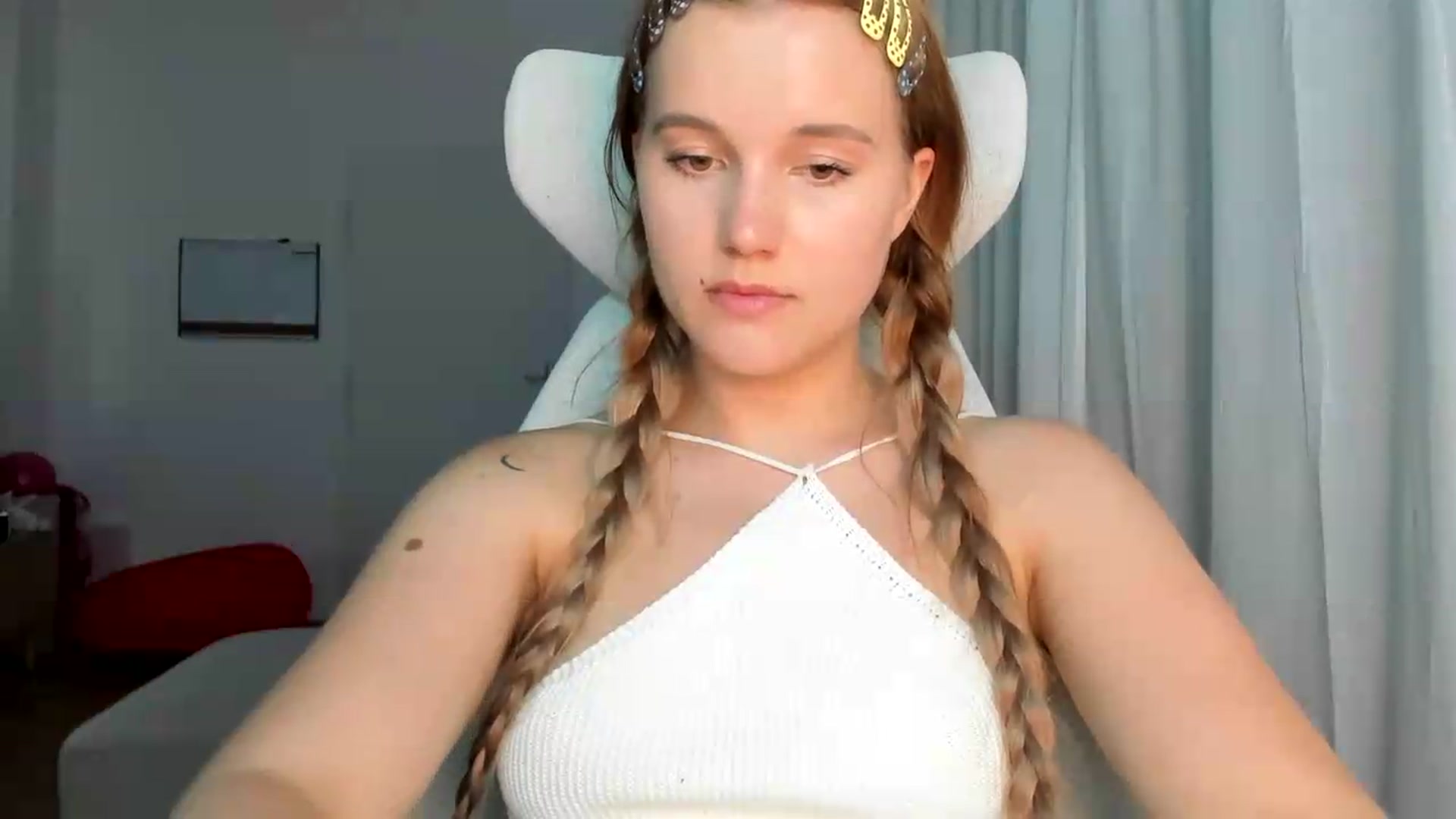 Gallery image thumbnail from Lia_lisia's myfreecams stream on, 05/29/2026, 18:16 image 20 of 20