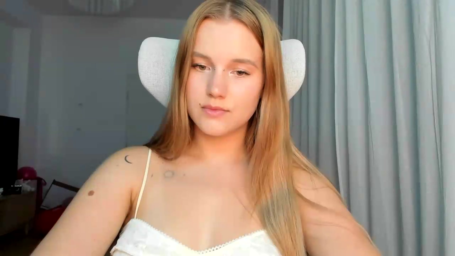 Gallery image thumbnail from Lia_lisia's myfreecams stream on, 05/30/2026, 18:17 image 10 of 20