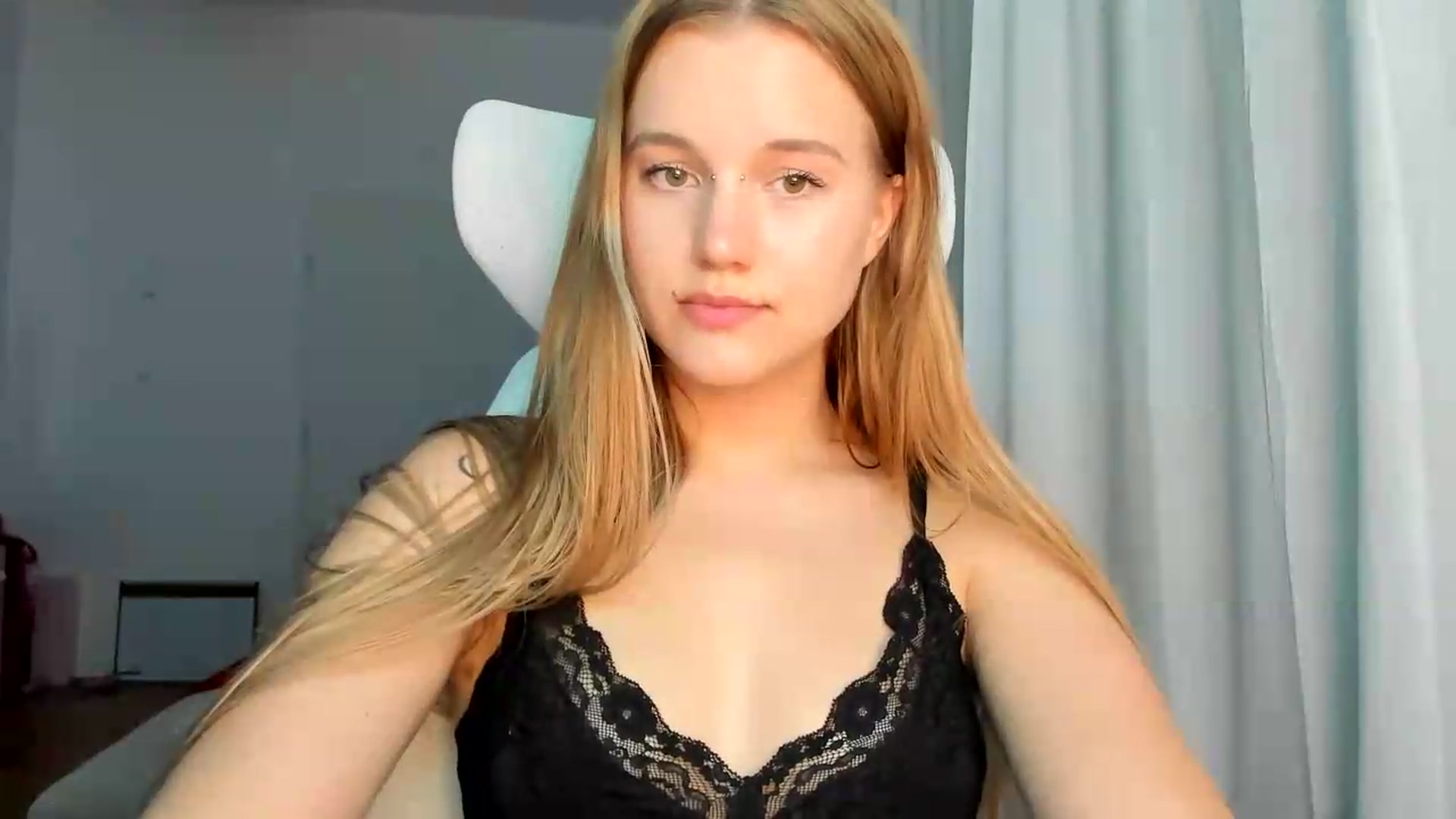 Gallery image thumbnail from Lia_lisia's myfreecams stream on, 06/02/2026, 21:04 image 13 of 20