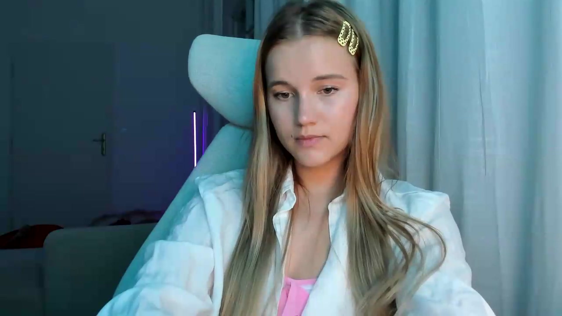 Gallery image thumbnail from Lia_lisia's myfreecams stream on, 06/04/2026, 19:37 image 8 of 20