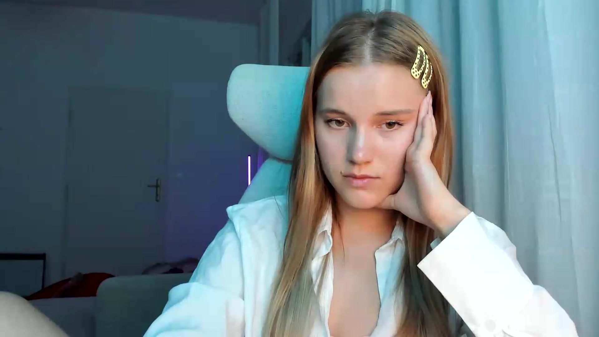 Gallery image thumbnail from Lia_lisia's myfreecams stream on, 06/04/2026, 19:37 image 3 of 20
