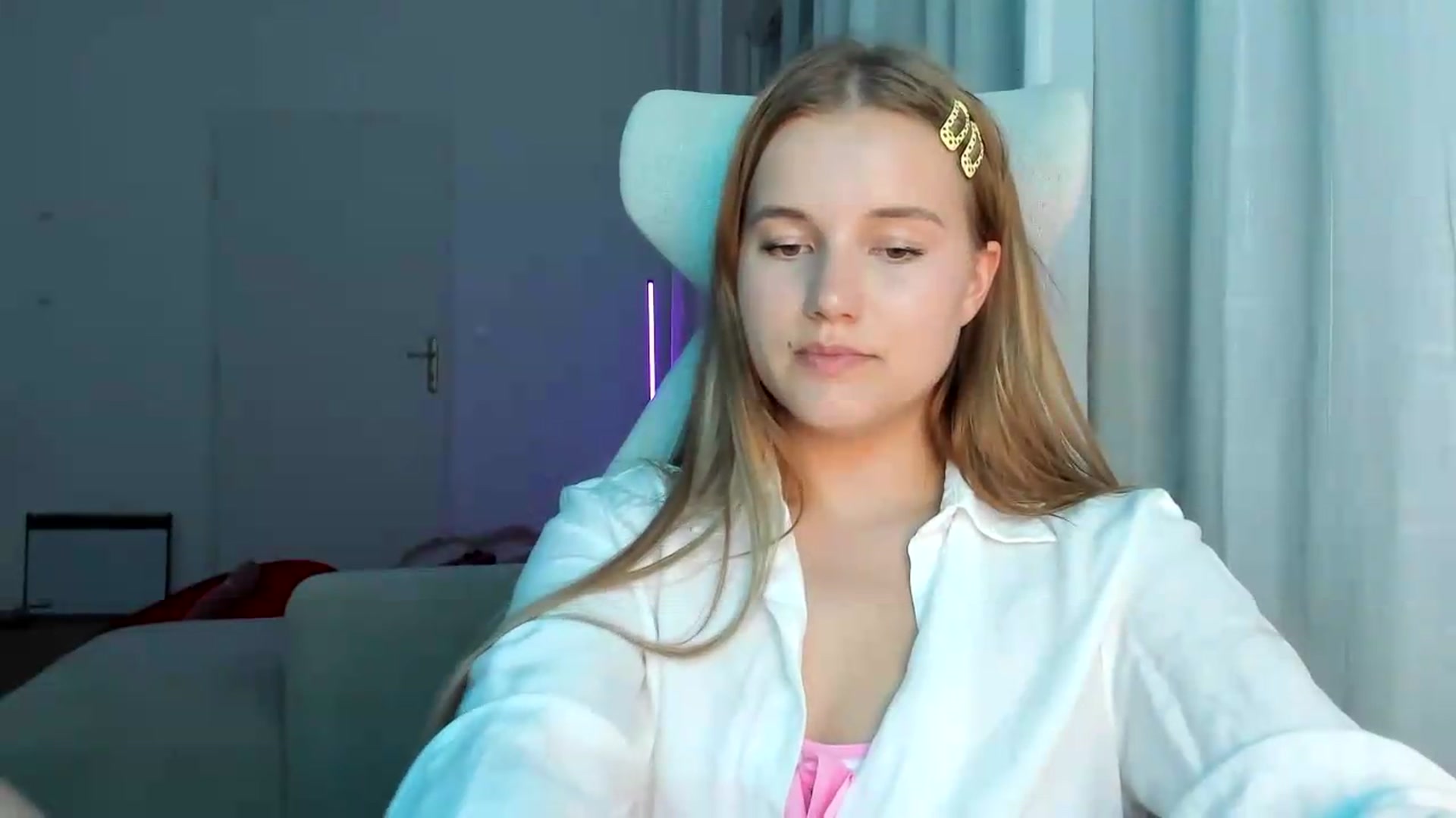 Gallery image thumbnail from Lia_lisia's myfreecams stream on, 06/04/2026, 19:37 image 20 of 20
