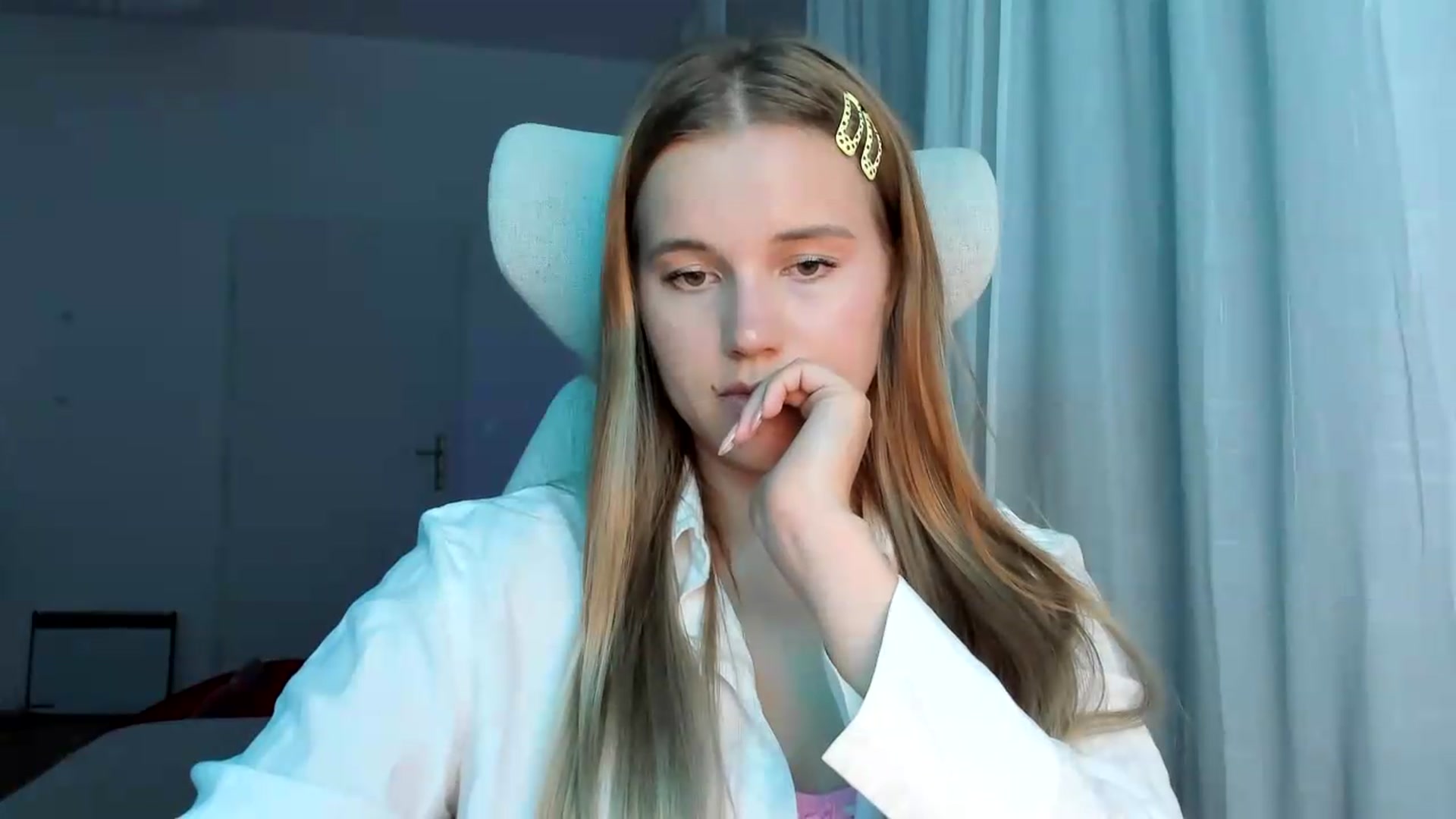 Gallery image thumbnail from Lia_lisia's myfreecams stream on, 06/04/2026, 19:37 image 2 of 20