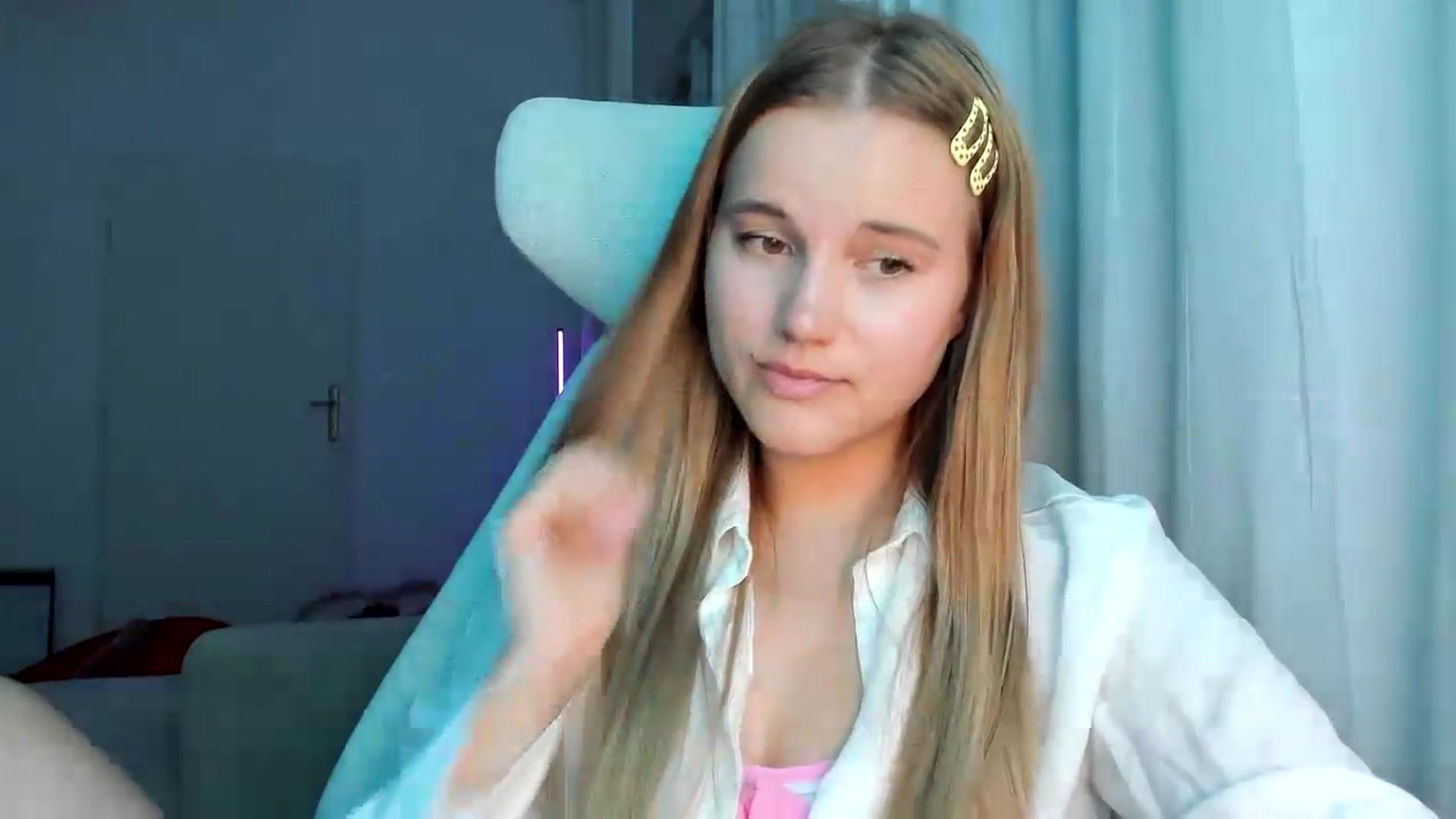 Gallery image thumbnail from Lia_lisia's myfreecams stream on, 06/04/2026, 19:37 image 6 of 20