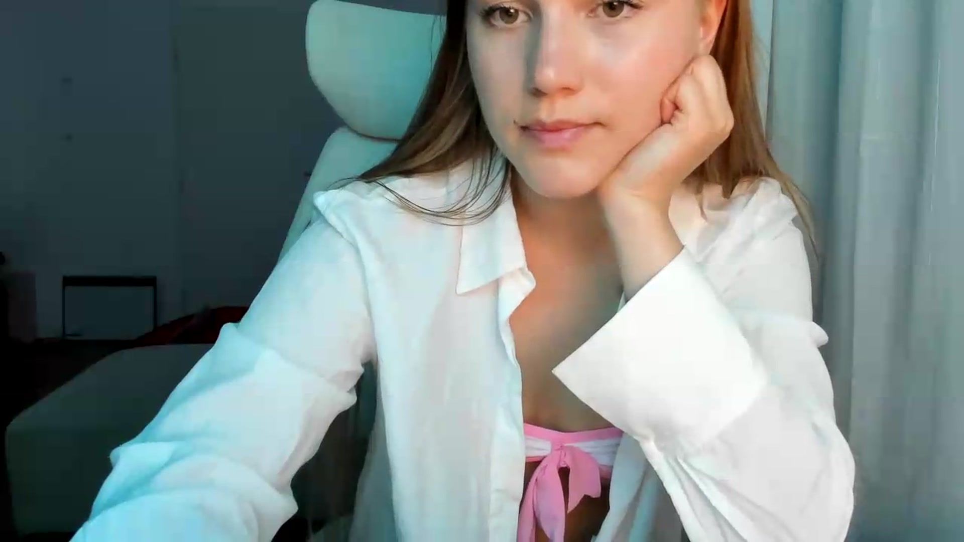 Gallery image thumbnail from Lia_lisia's myfreecams stream on, 06/04/2026, 19:37 image 12 of 20