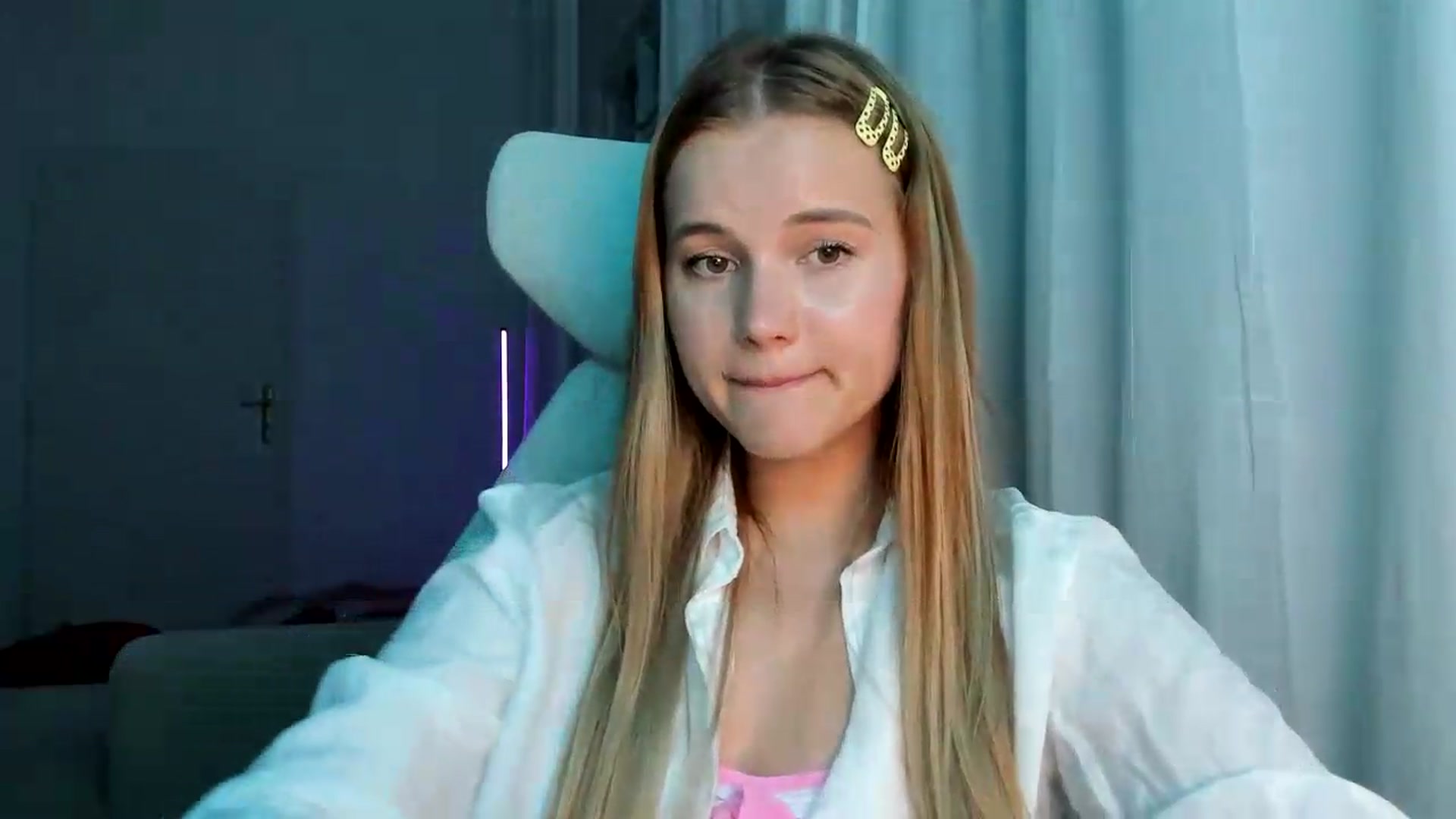 Gallery image thumbnail from Lia_lisia's myfreecams stream on, 06/04/2026, 19:37 image 7 of 20