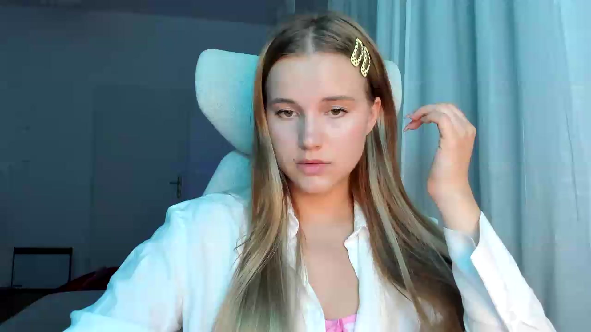 Gallery image thumbnail from Lia_lisia's myfreecams stream on, 06/04/2026, 19:37 image 1 of 20