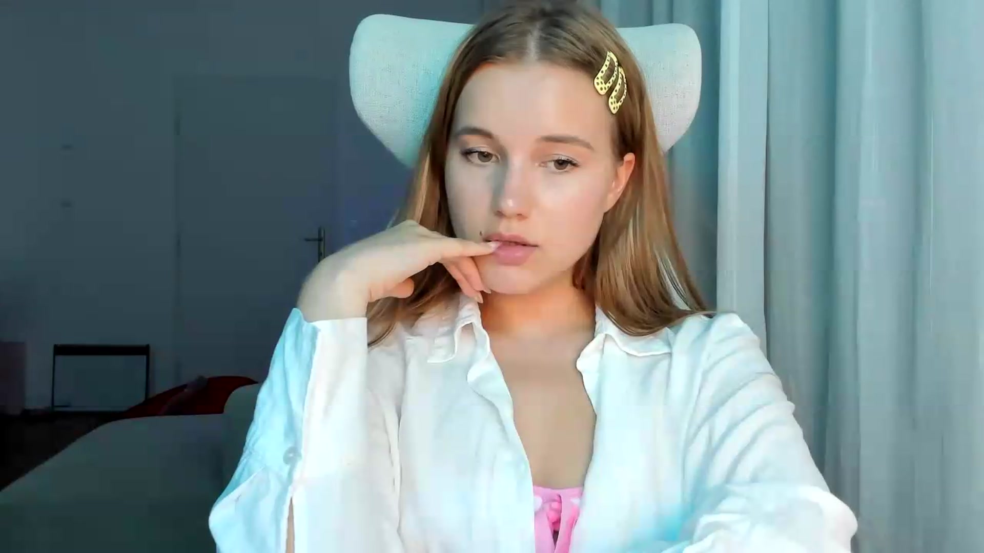 Gallery image thumbnail from Lia_lisia's myfreecams stream on, 06/04/2026, 19:37 image 19 of 20