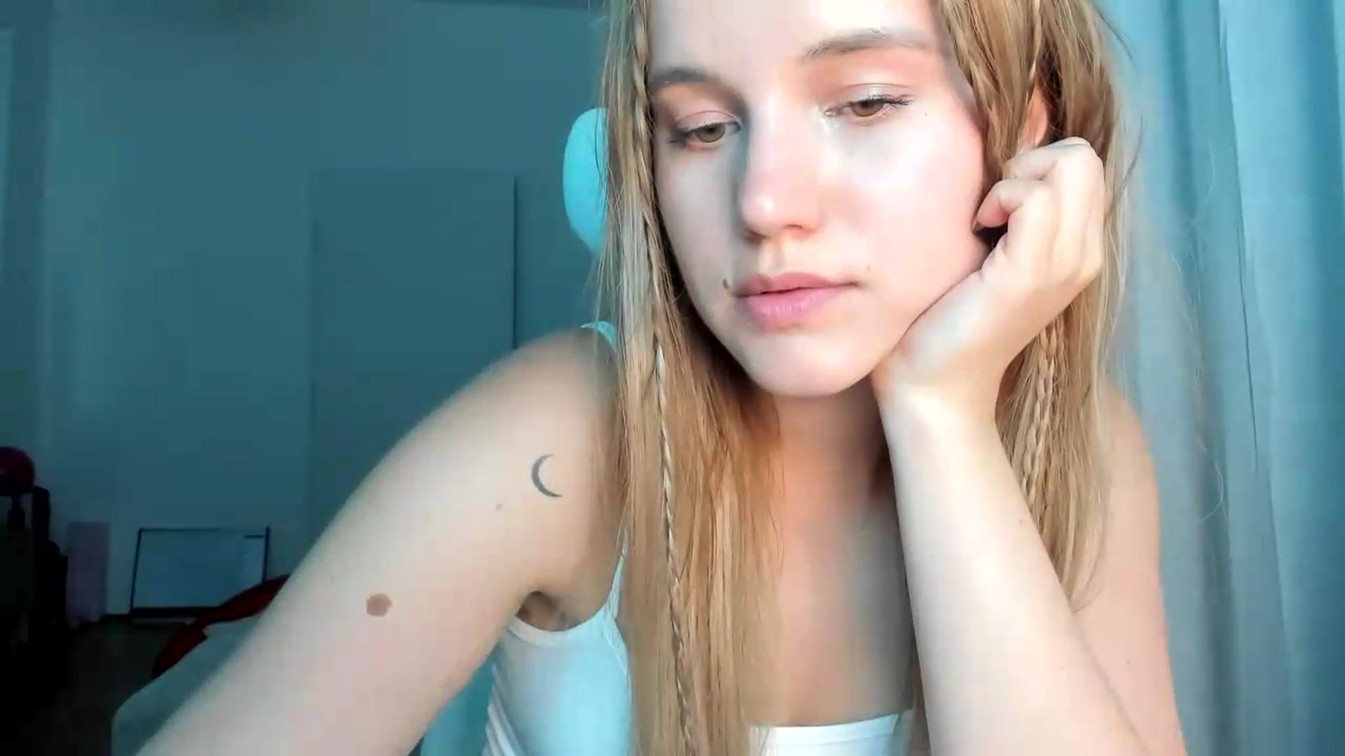 Gallery image thumbnail from Lia_lisia's myfreecams stream on, 06/06/2026, 23:42 image 8 of 20