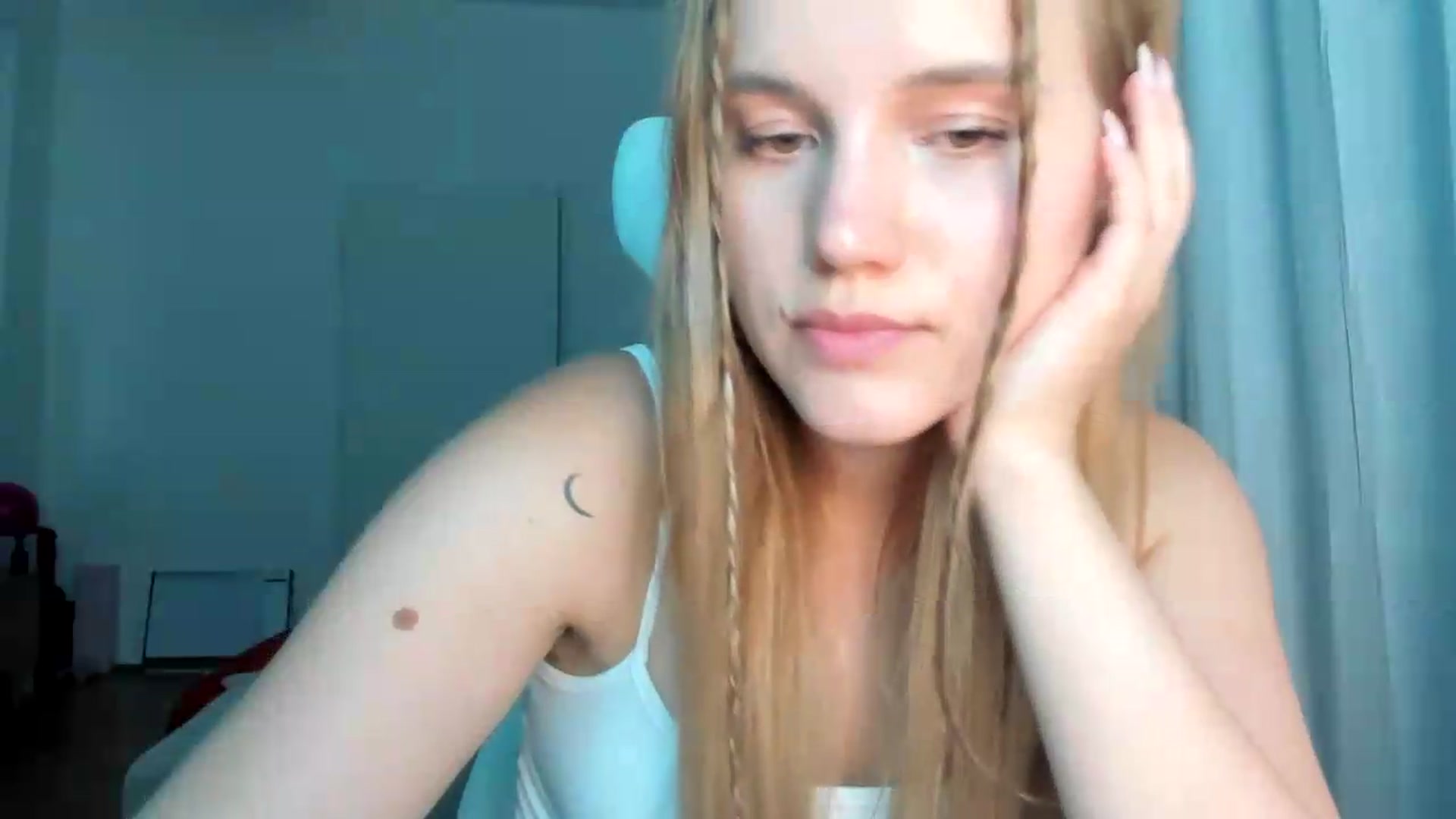 Gallery image thumbnail from Lia_lisia's myfreecams stream on, 06/06/2026, 23:42 image 9 of 20