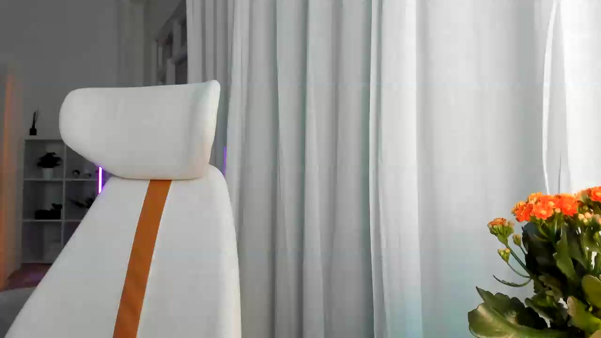 Gallery image thumbnail from Lia_lisia's myfreecams stream on, 06/12/2026, 20:04 image 17 of 20