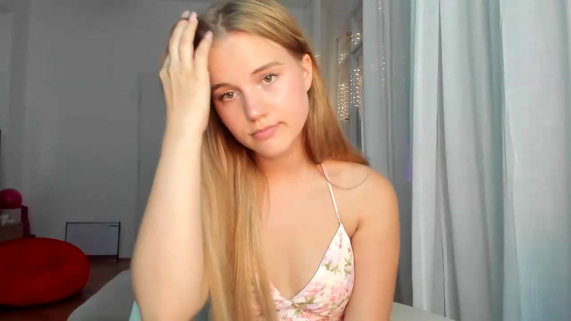 Gallery image thumbnail from Lia_lisia's myfreecams stream on, 06/14/2026, 17:52 image 17 of 20