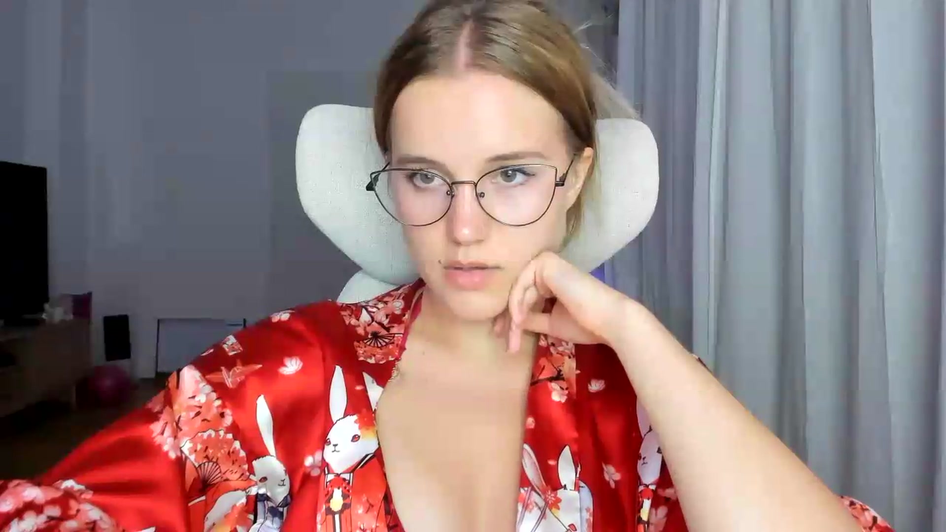 Gallery image thumbnail from Lia_lisia's myfreecams stream on, 06/20/2026, 22:04 image 6 of 20