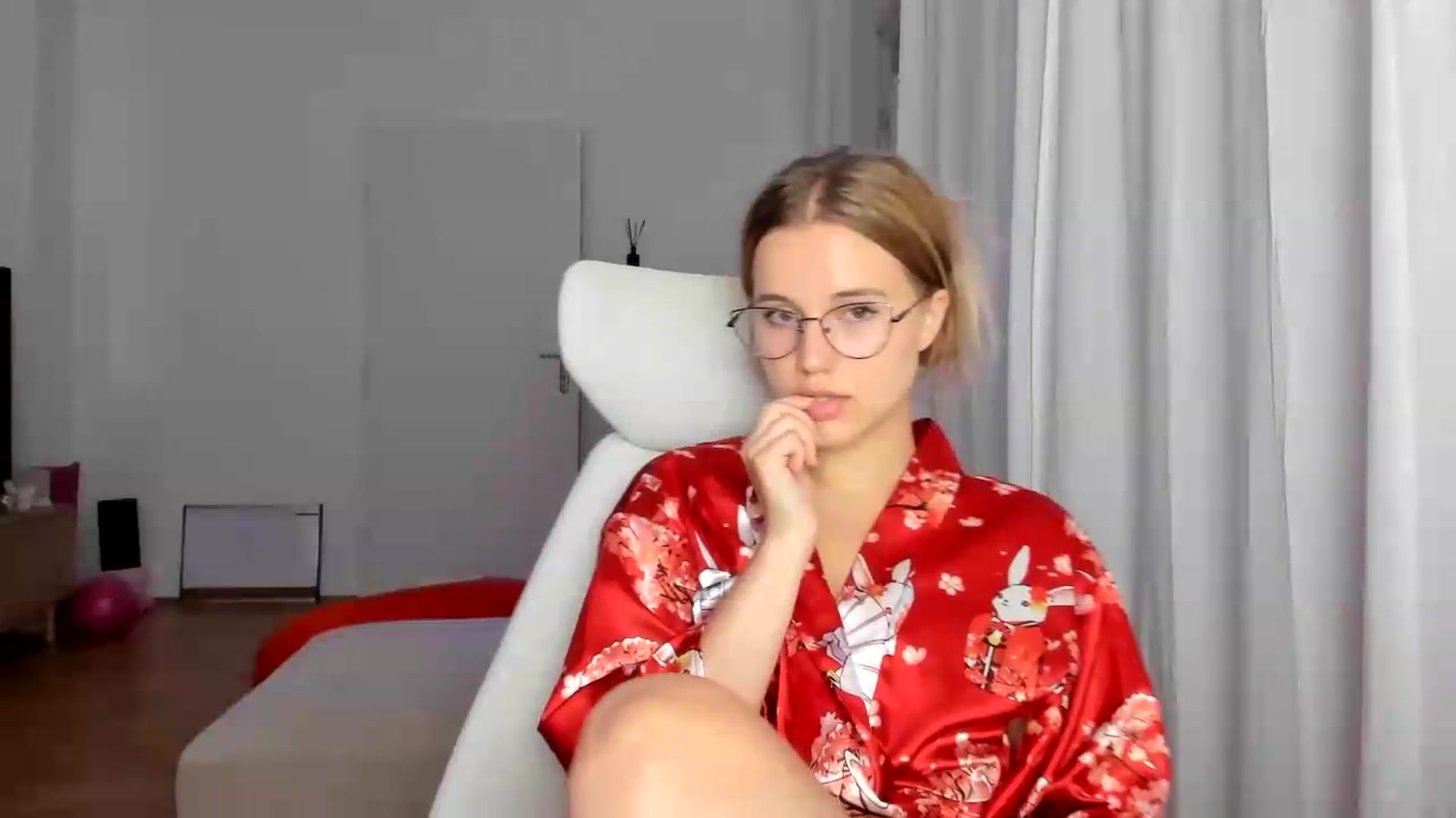 Gallery image thumbnail from Lia_lisia's myfreecams stream on, 06/20/2026, 22:04 image 16 of 20