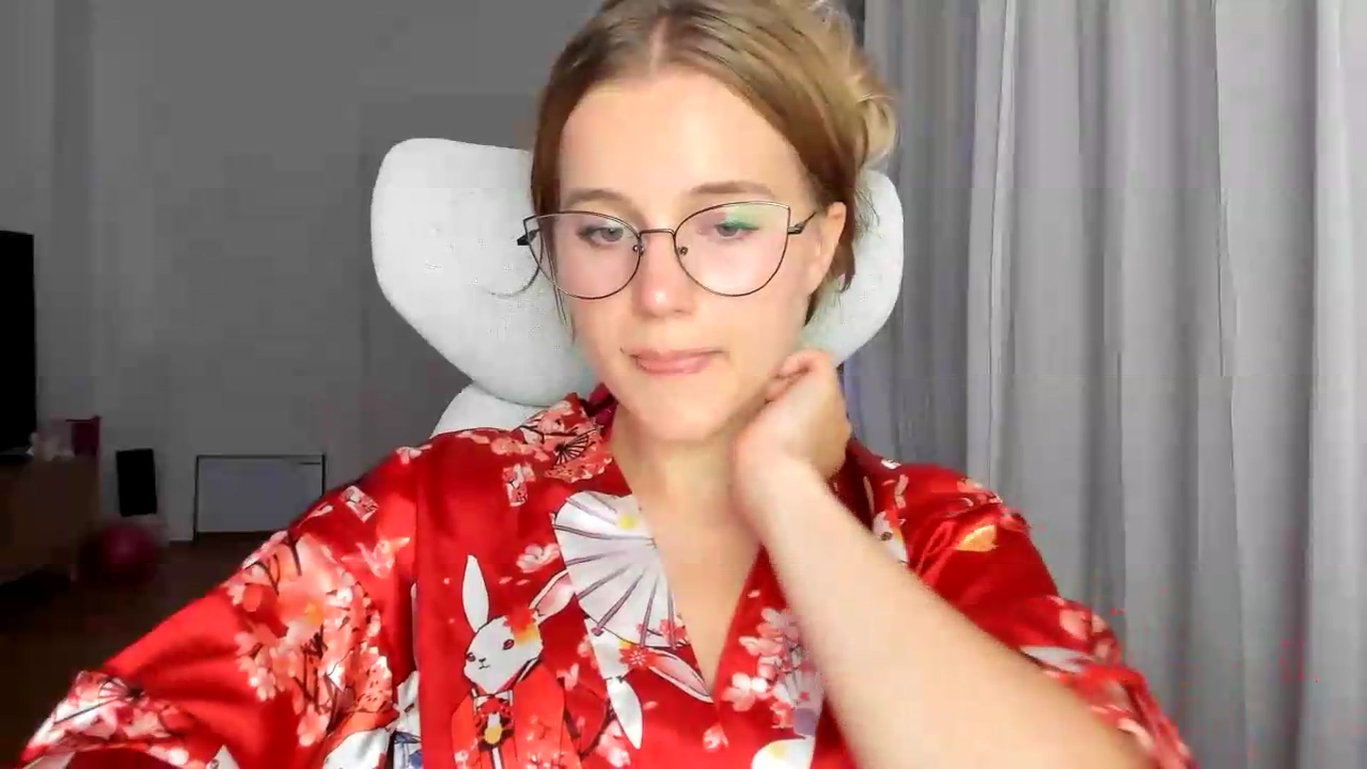 Gallery image thumbnail from Lia_lisia's myfreecams stream on, 06/20/2026, 22:45 image 15 of 20