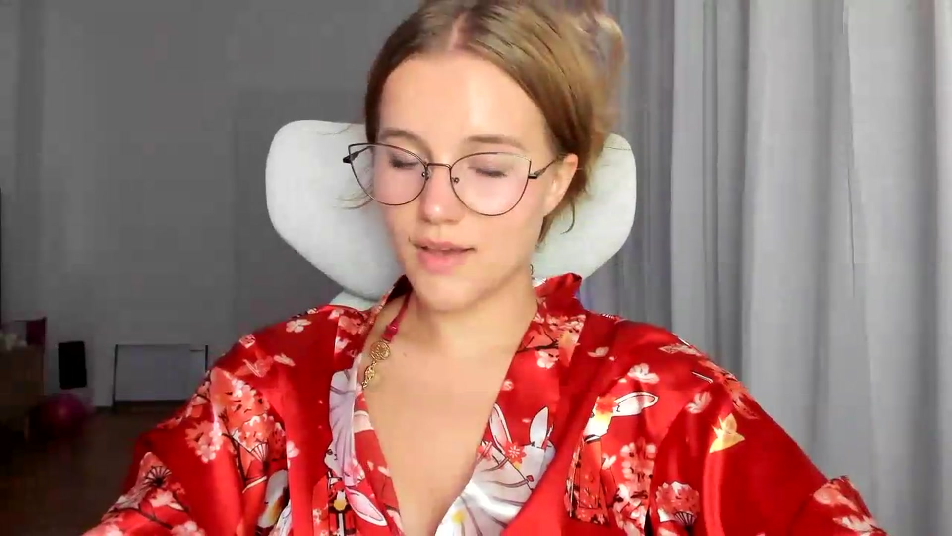 Gallery image thumbnail from Lia_lisia's myfreecams stream on, 06/20/2026, 23:49 image 10 of 20