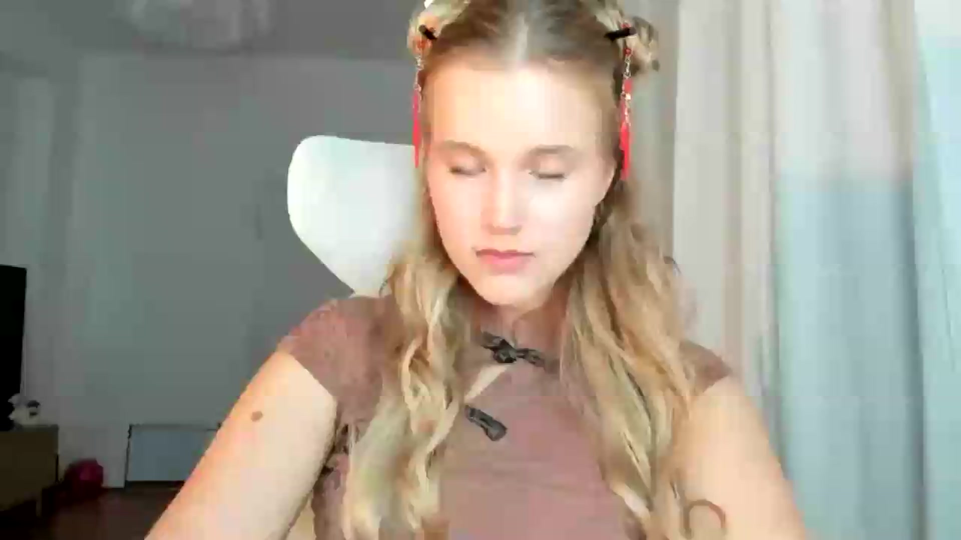 Gallery image thumbnail from Lia_lisia's myfreecams stream on, 06/22/2026, 18:07 image 18 of 20