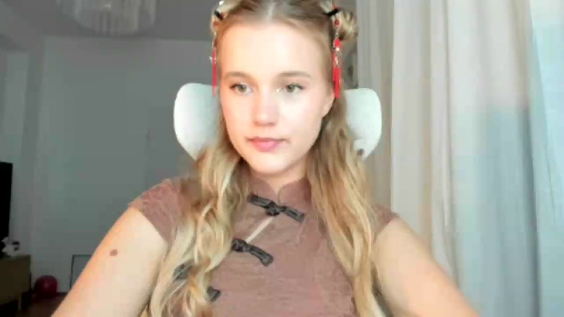 Gallery image thumbnail from Lia_lisia's myfreecams stream on, 06/22/2026, 18:07 image 4 of 20