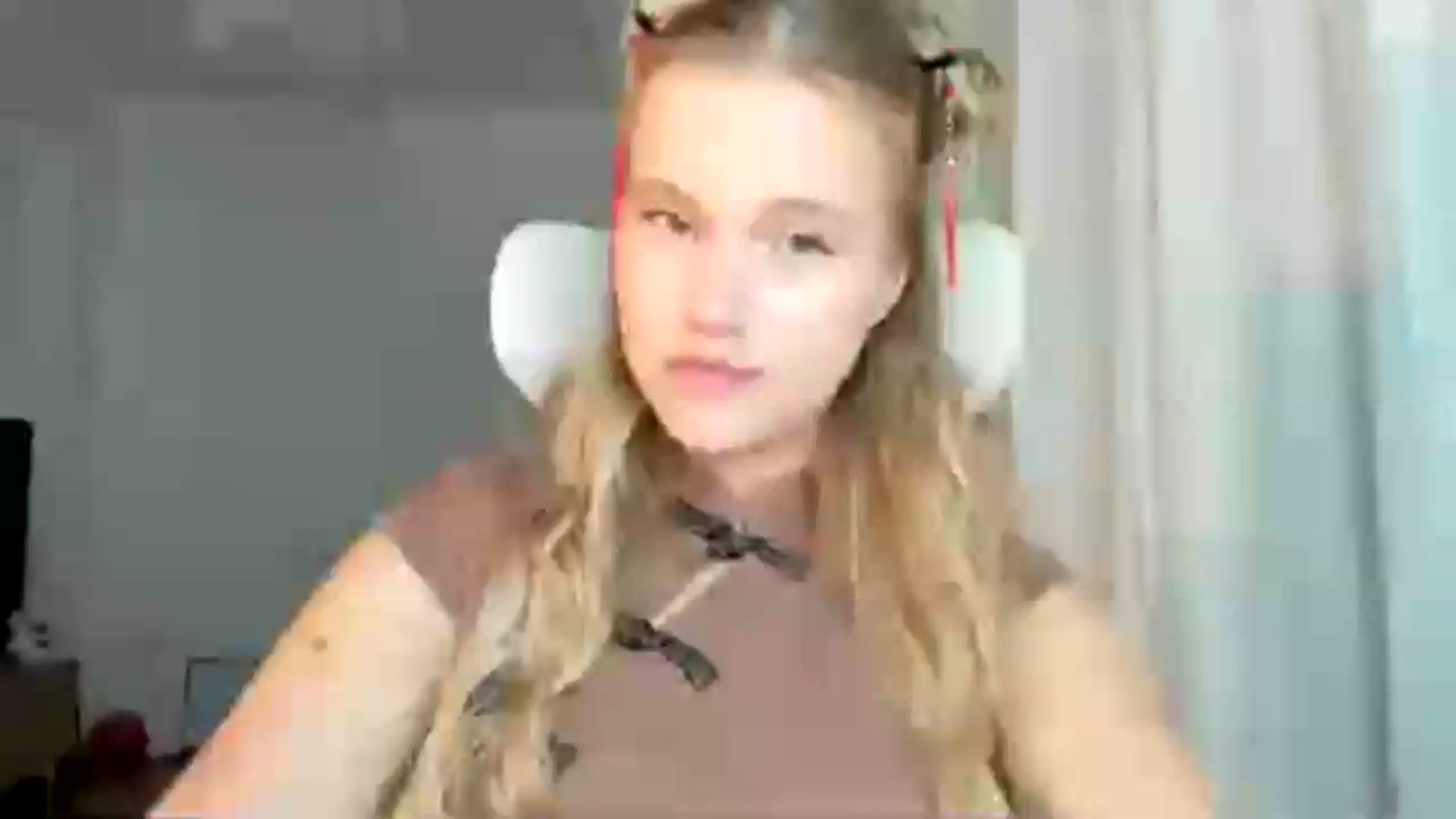 Gallery image thumbnail from Lia_lisia's myfreecams stream on, 06/22/2026, 18:07 image 8 of 20