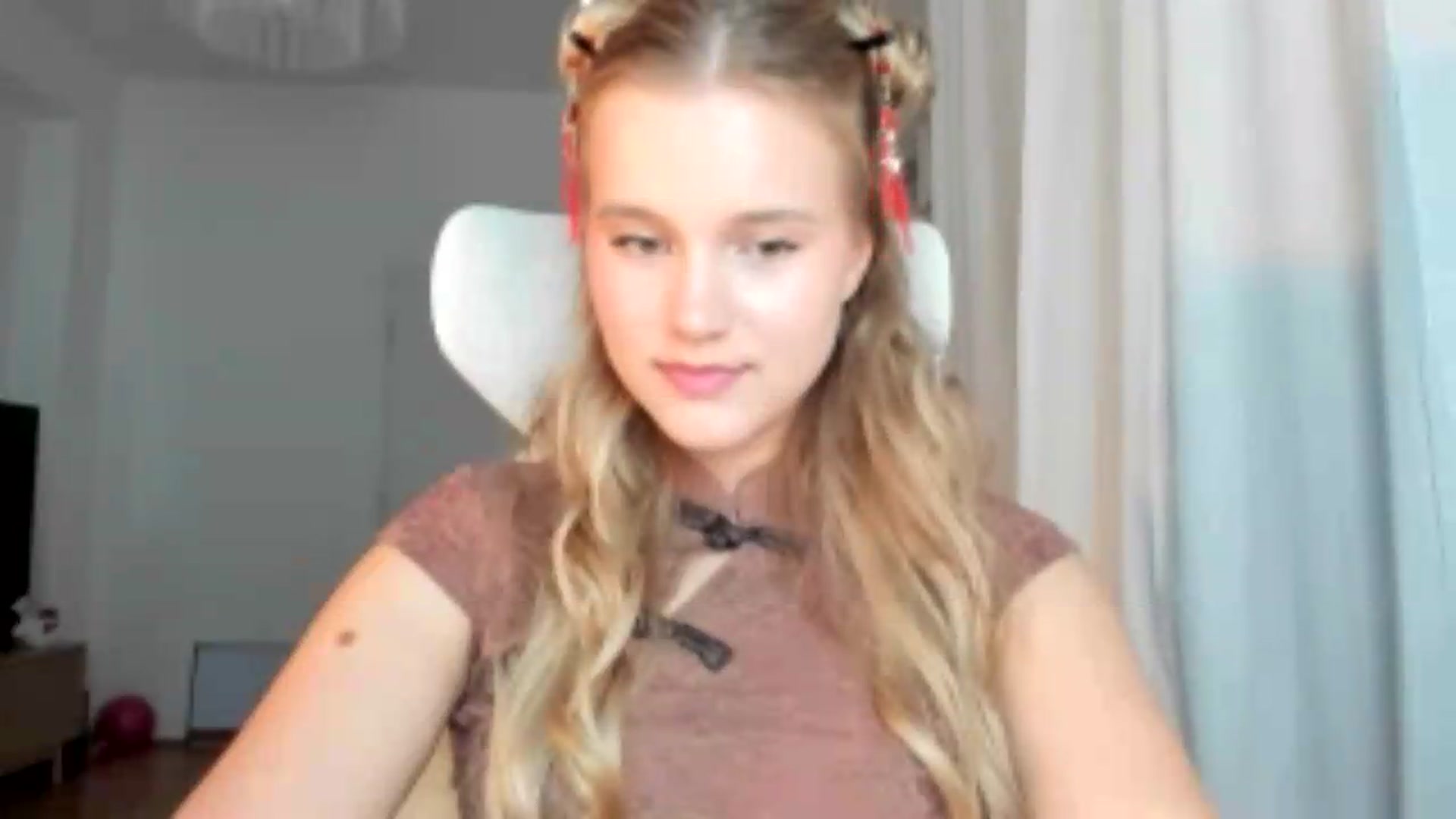 Gallery image thumbnail from Lia_lisia's myfreecams stream on, 06/22/2026, 18:07 image 13 of 20