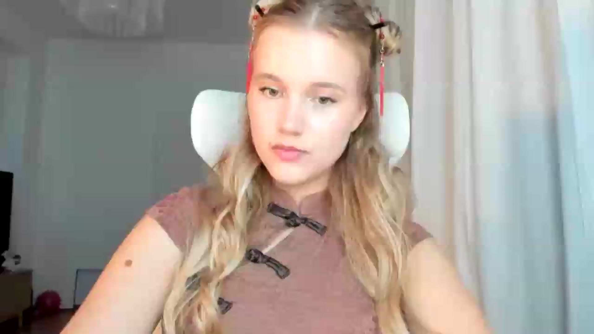Gallery image thumbnail from Lia_lisia's myfreecams stream on, 06/22/2026, 18:07 image 6 of 20