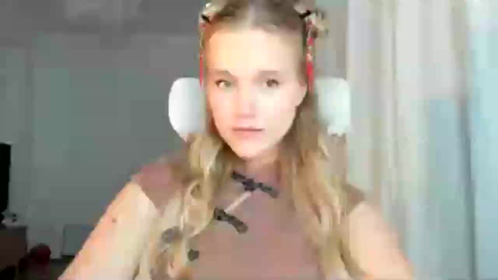 Gallery image thumbnail from Lia_lisia's myfreecams stream on, 06/22/2026, 18:07 image 7 of 20