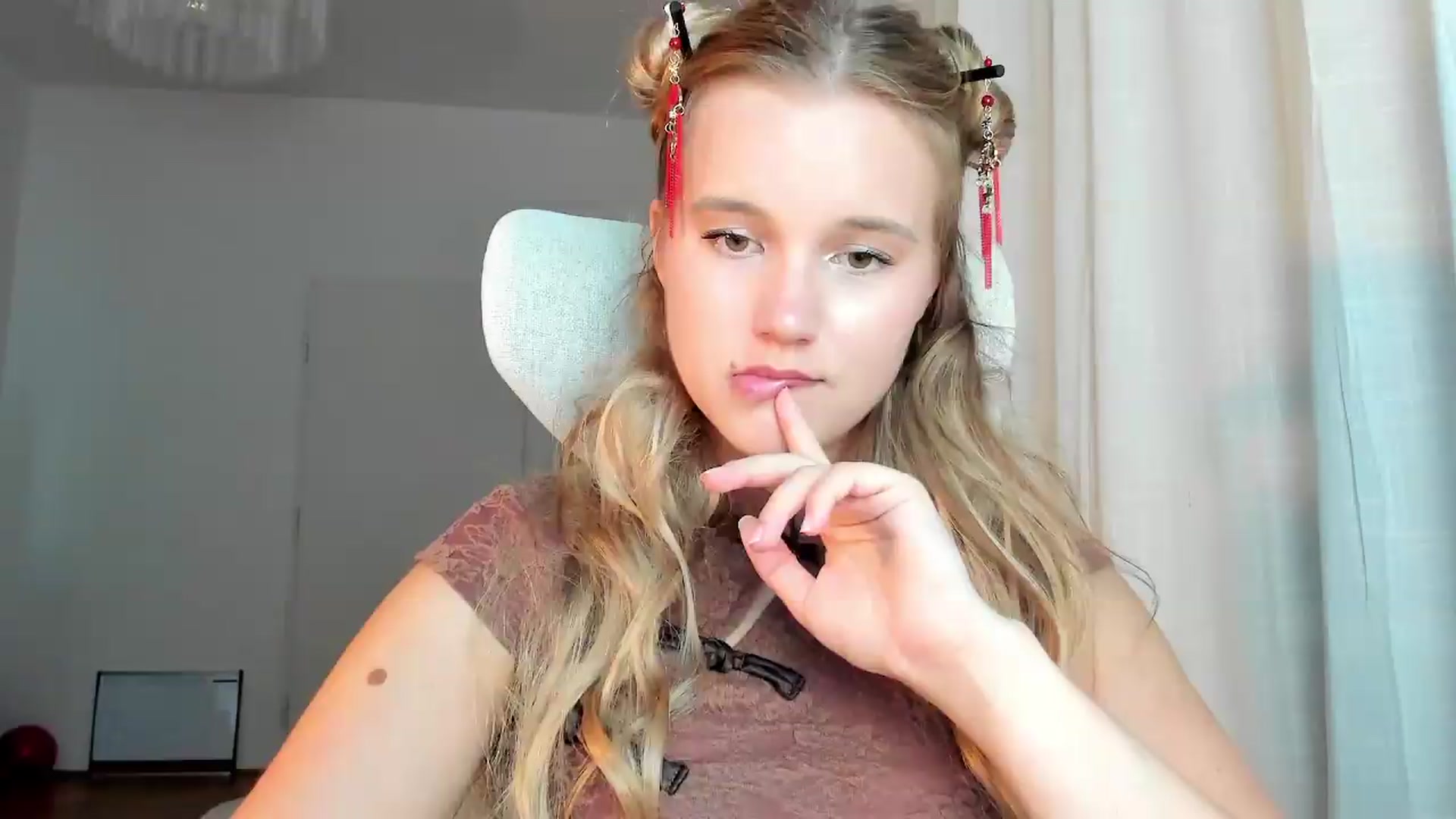 Gallery image thumbnail from Lia_lisia's myfreecams stream on, 06/22/2026, 19:42 image 19 of 20