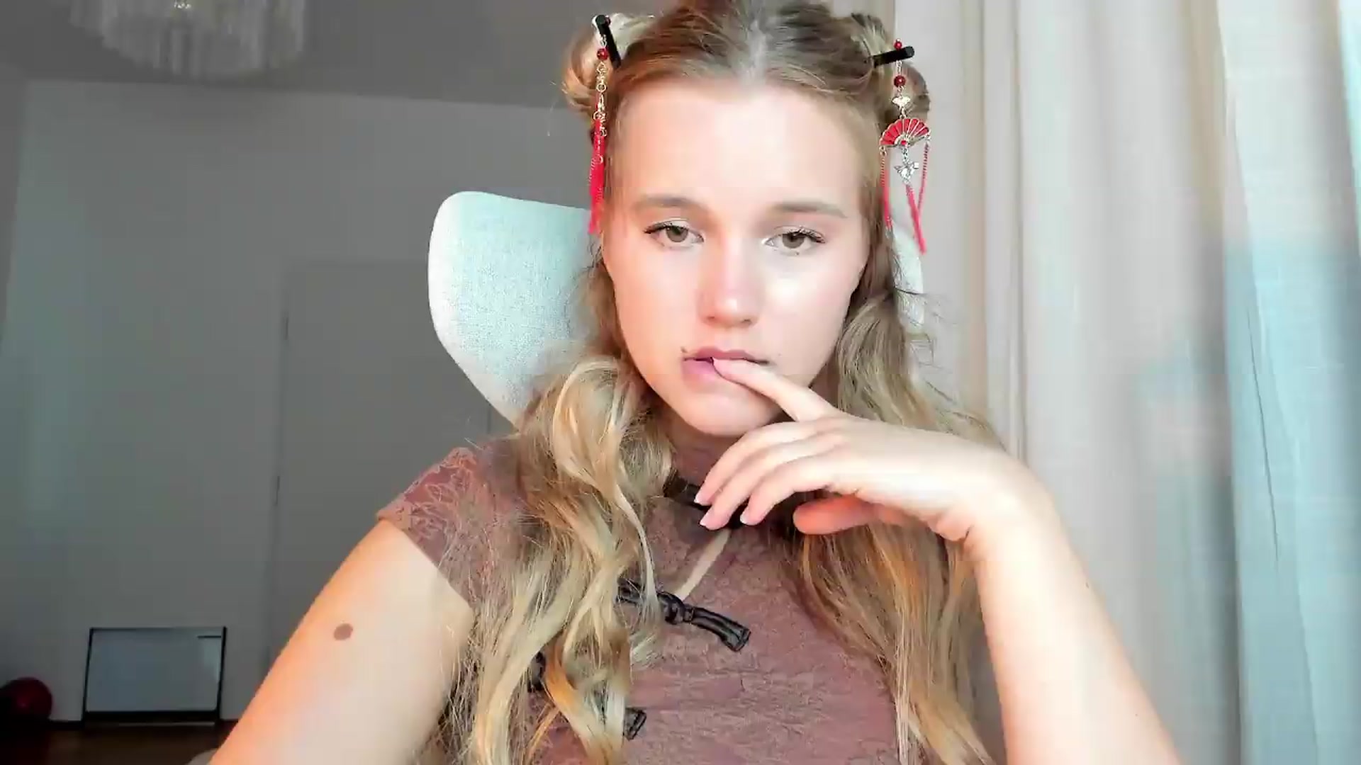 Gallery image thumbnail from Lia_lisia's myfreecams stream on, 06/22/2026, 19:42 image 18 of 20