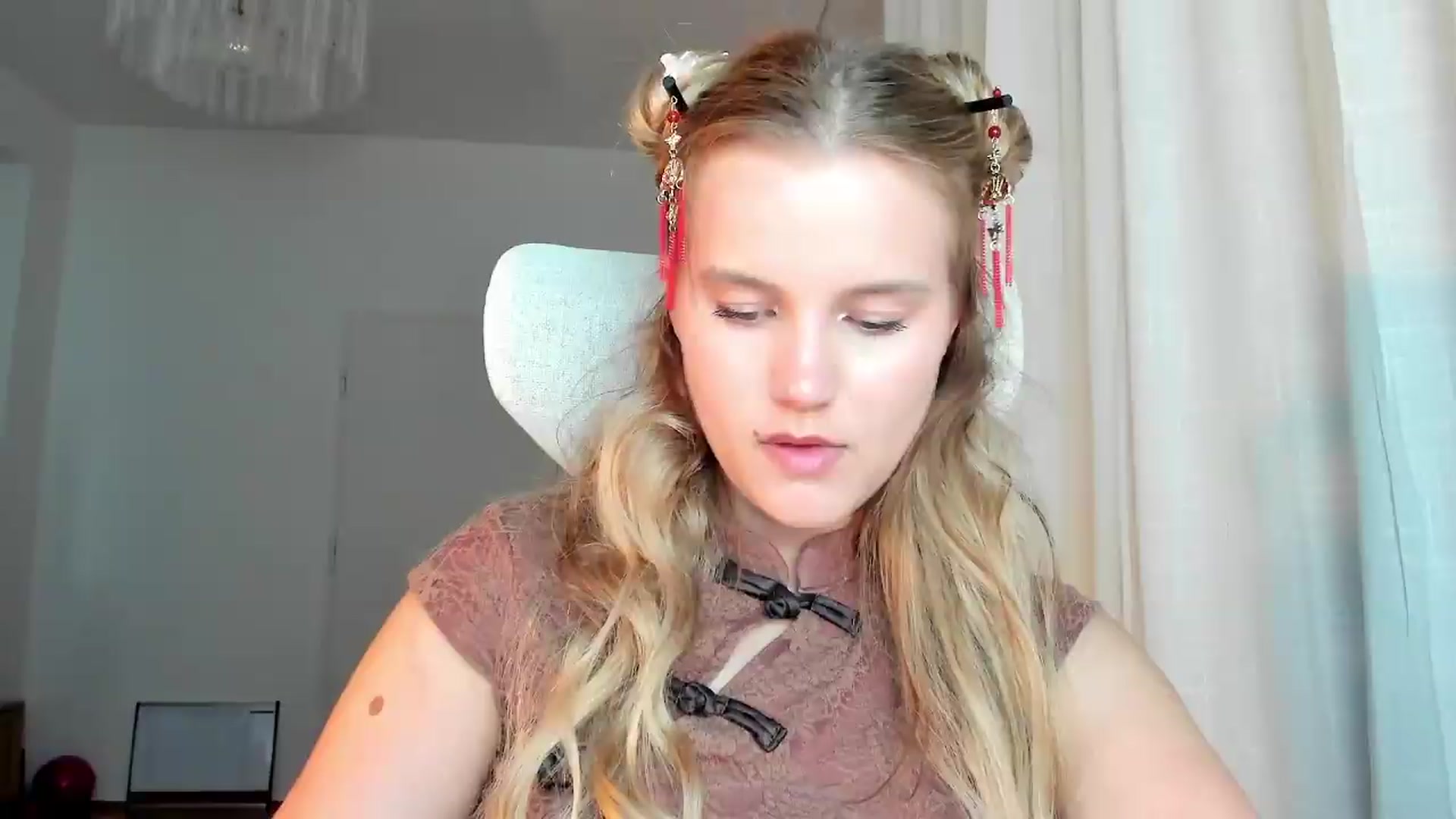 Gallery image thumbnail from Lia_lisia's myfreecams stream on, 06/22/2026, 20:11 image 18 of 20
